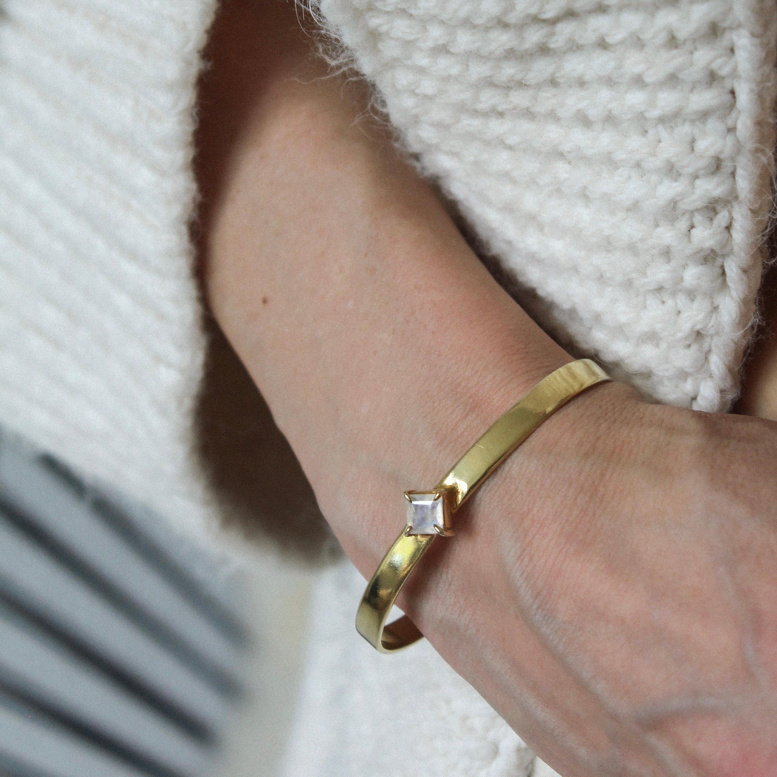 NOVA BRACELET - MOONSTONE (GOLD PLATED)