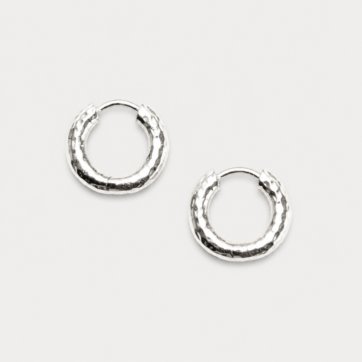 HAMMERED MINI HOOPS (SILVER)