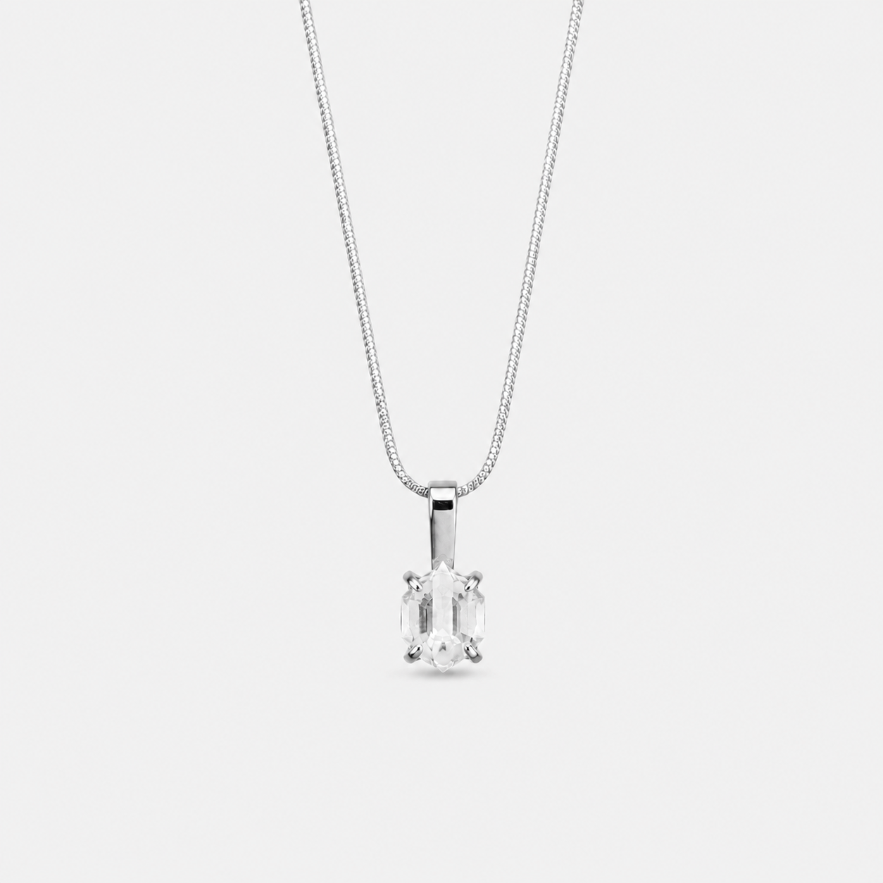 BABY CHARM - CRYSTAL QUARTZ (SILVER)