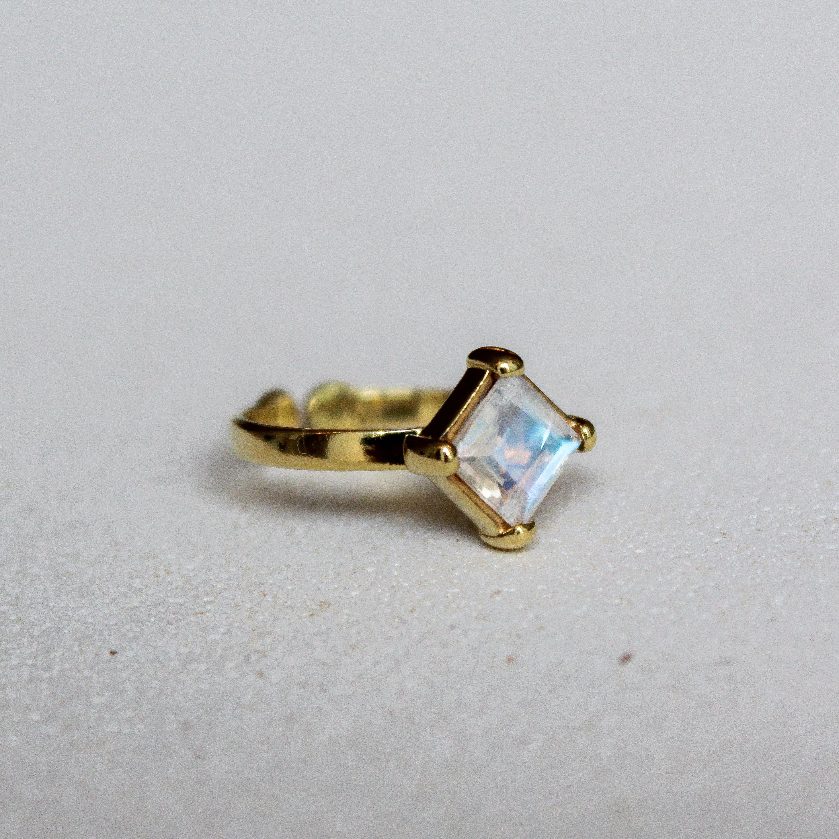 NOVA RING II - MOONSTONE (GOLD PLATED)