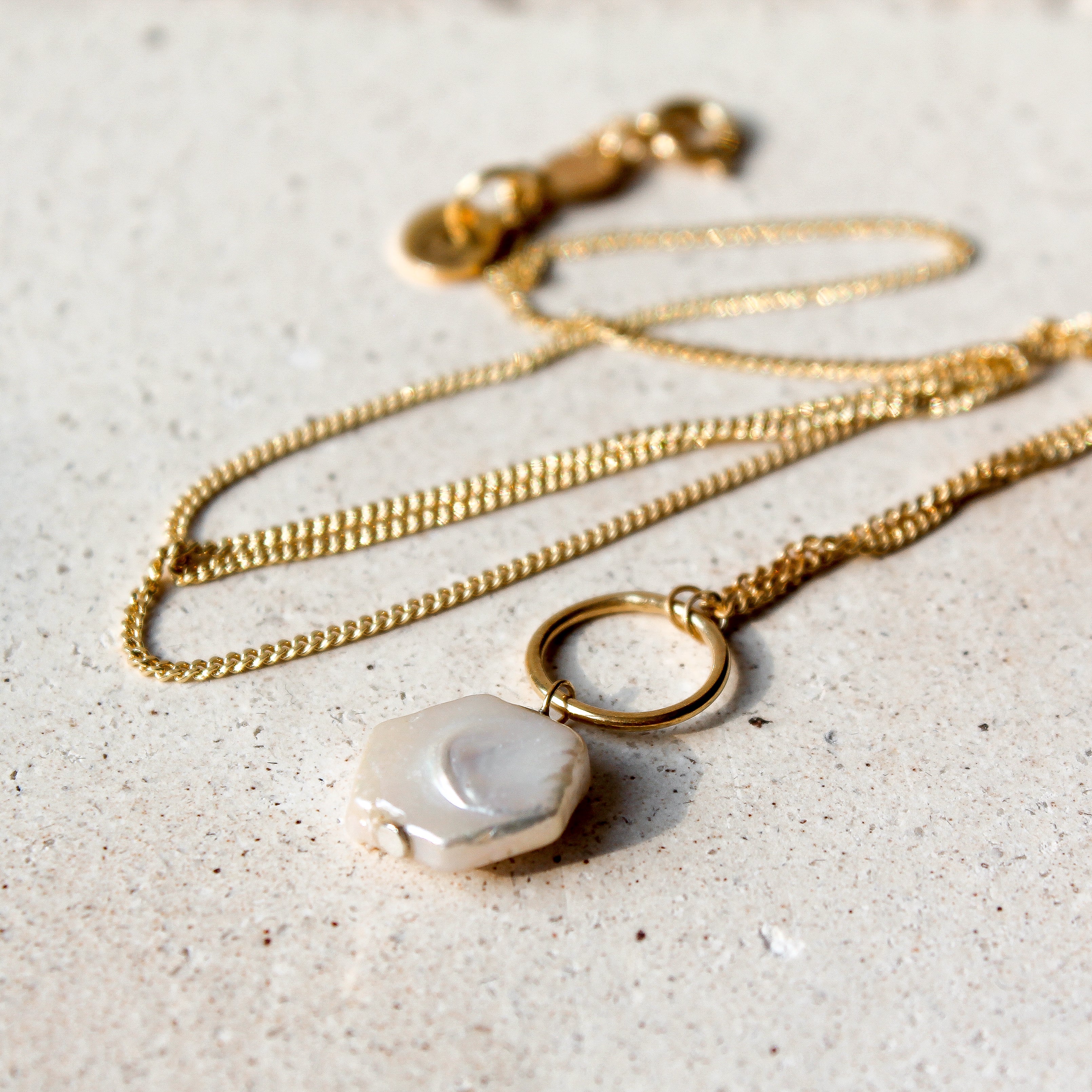 INFINITY NECKLACE - CULTIVATED PEARL (Gold Plated)