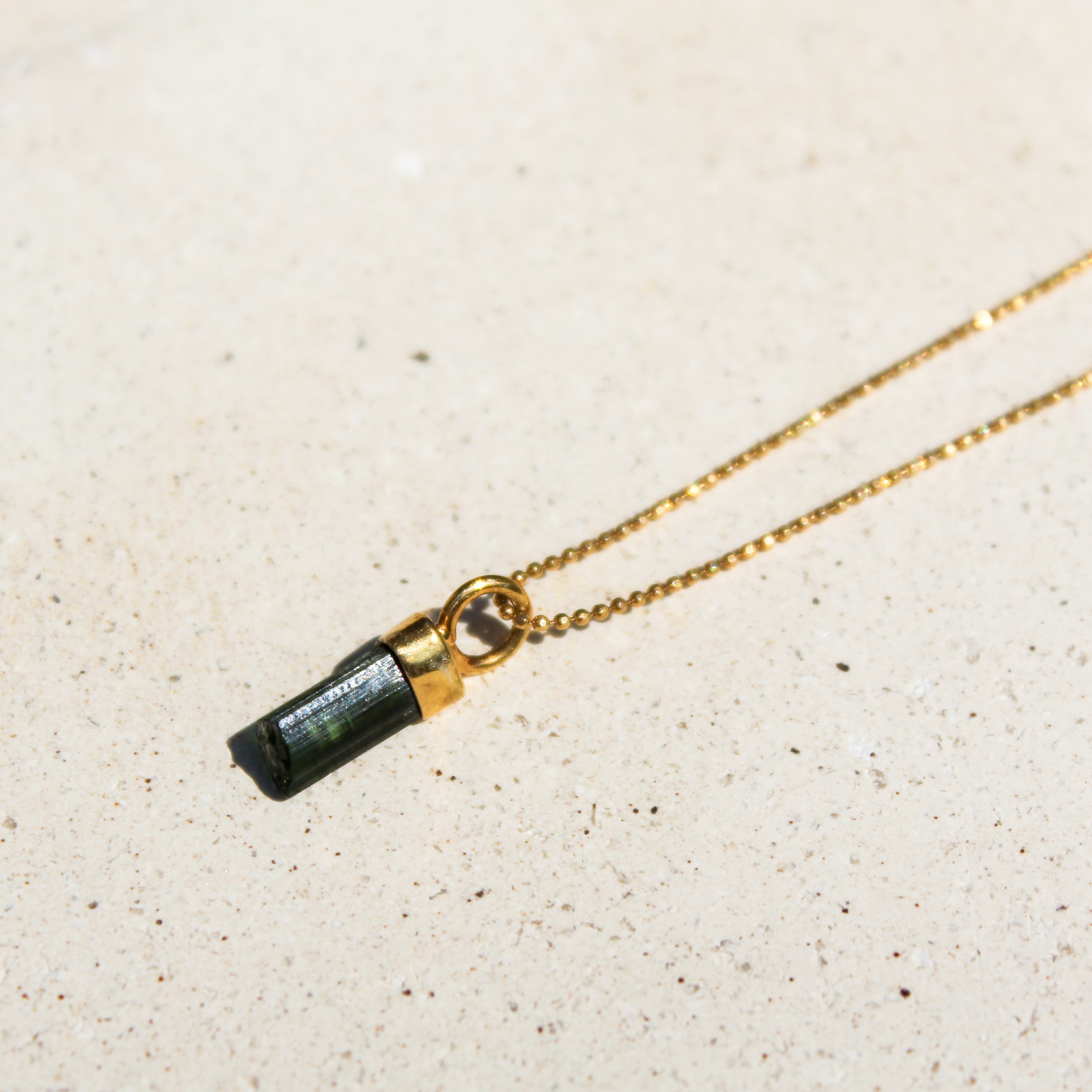 MINI PENDULUM NECKLACE - GREEN TOURMALINE (GOLD-PLATED)