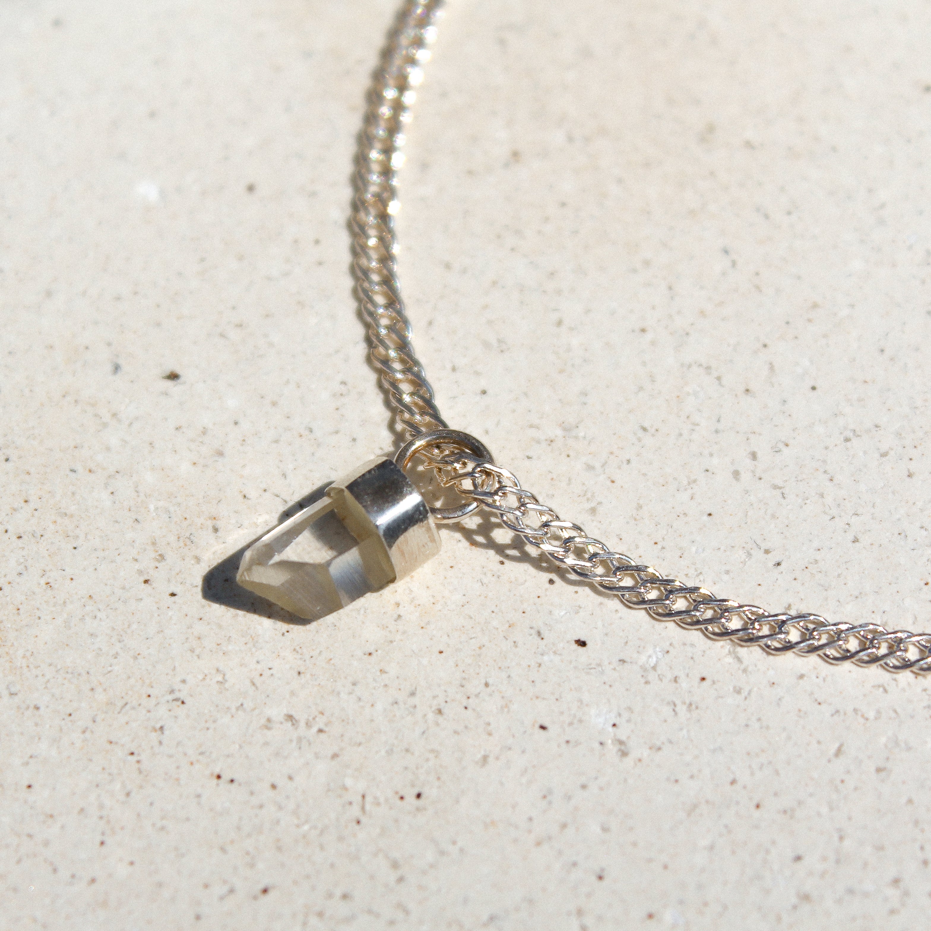 CHOKER CHAIN - CRYSTAL QUARTZ (SILVER)