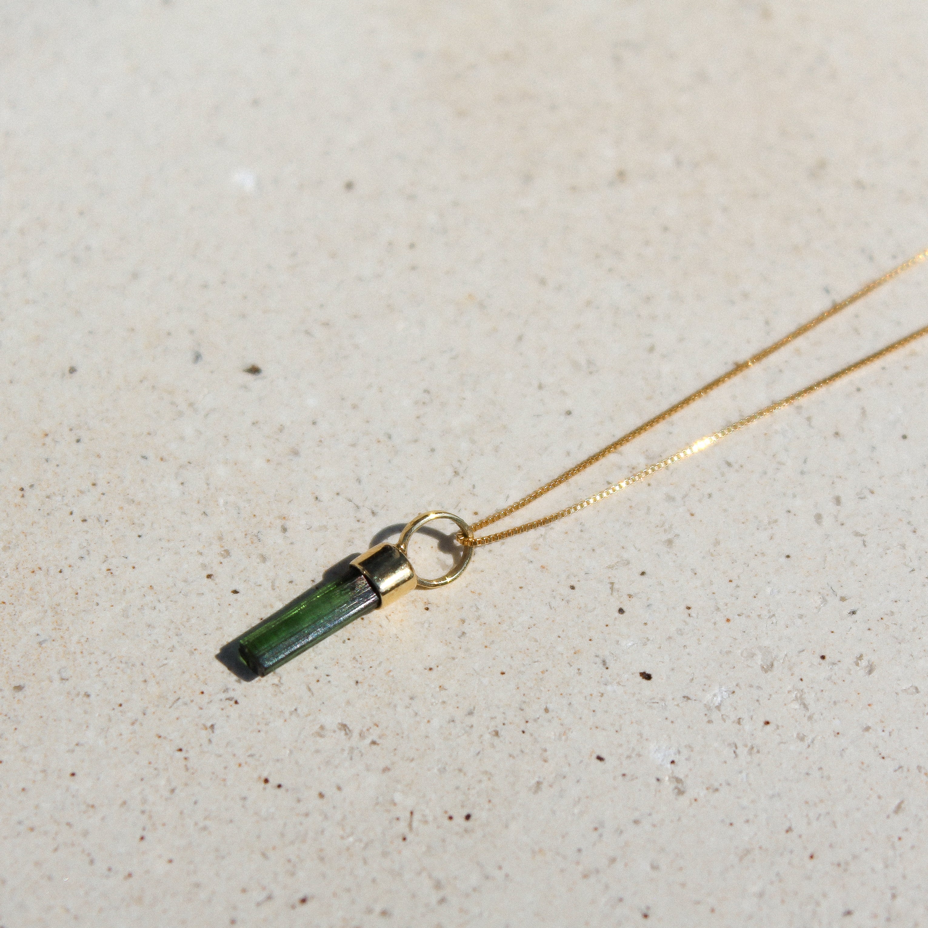 BABY PENDULUM NECKLACE - GREEN TOURMALINE (SOLID GOLD 18K)