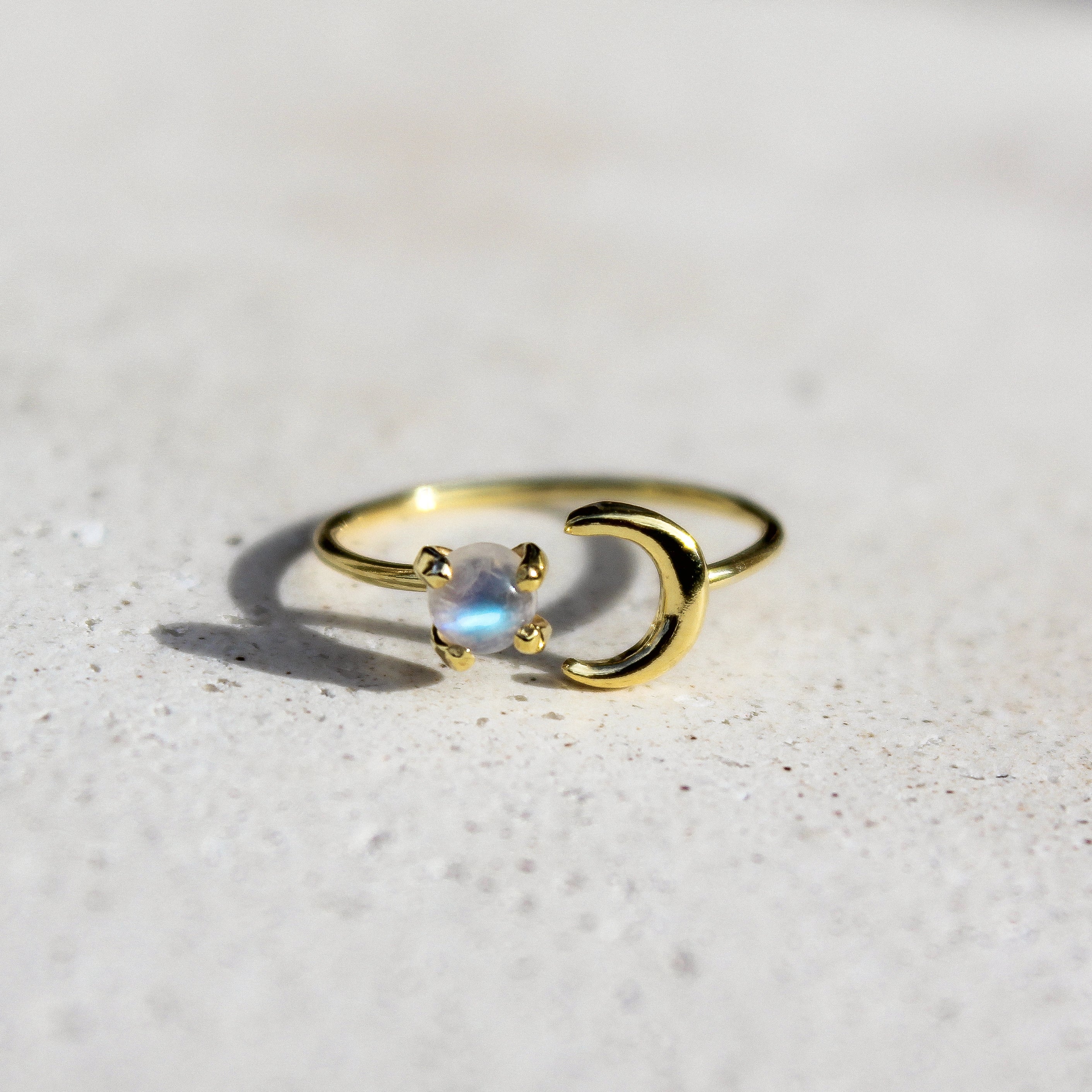 HALFMOON THIN RING - MOONSTONE (GOLD PLATED)