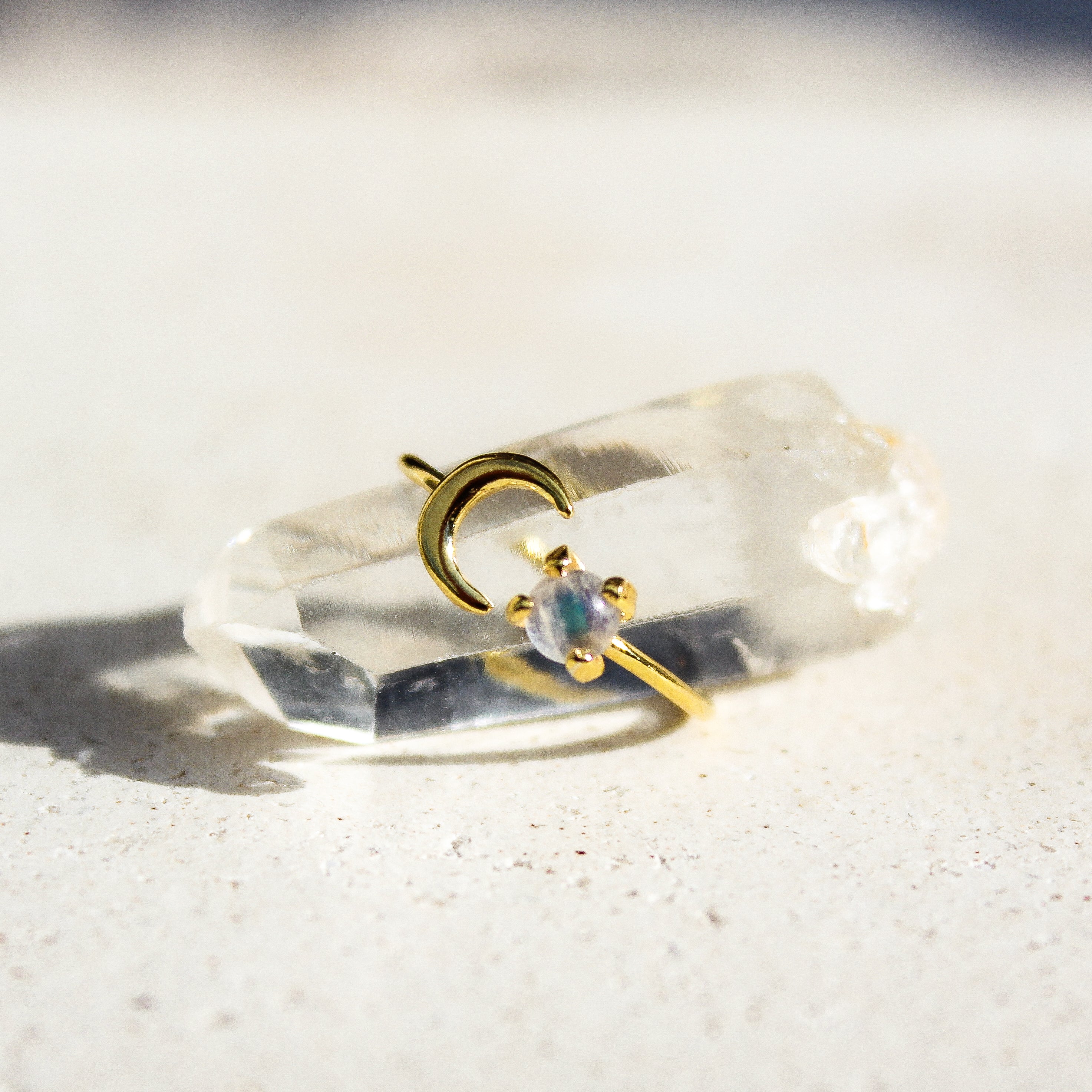 HALFMOON THIN RING - MOONSTONE (GOLD PLATED)