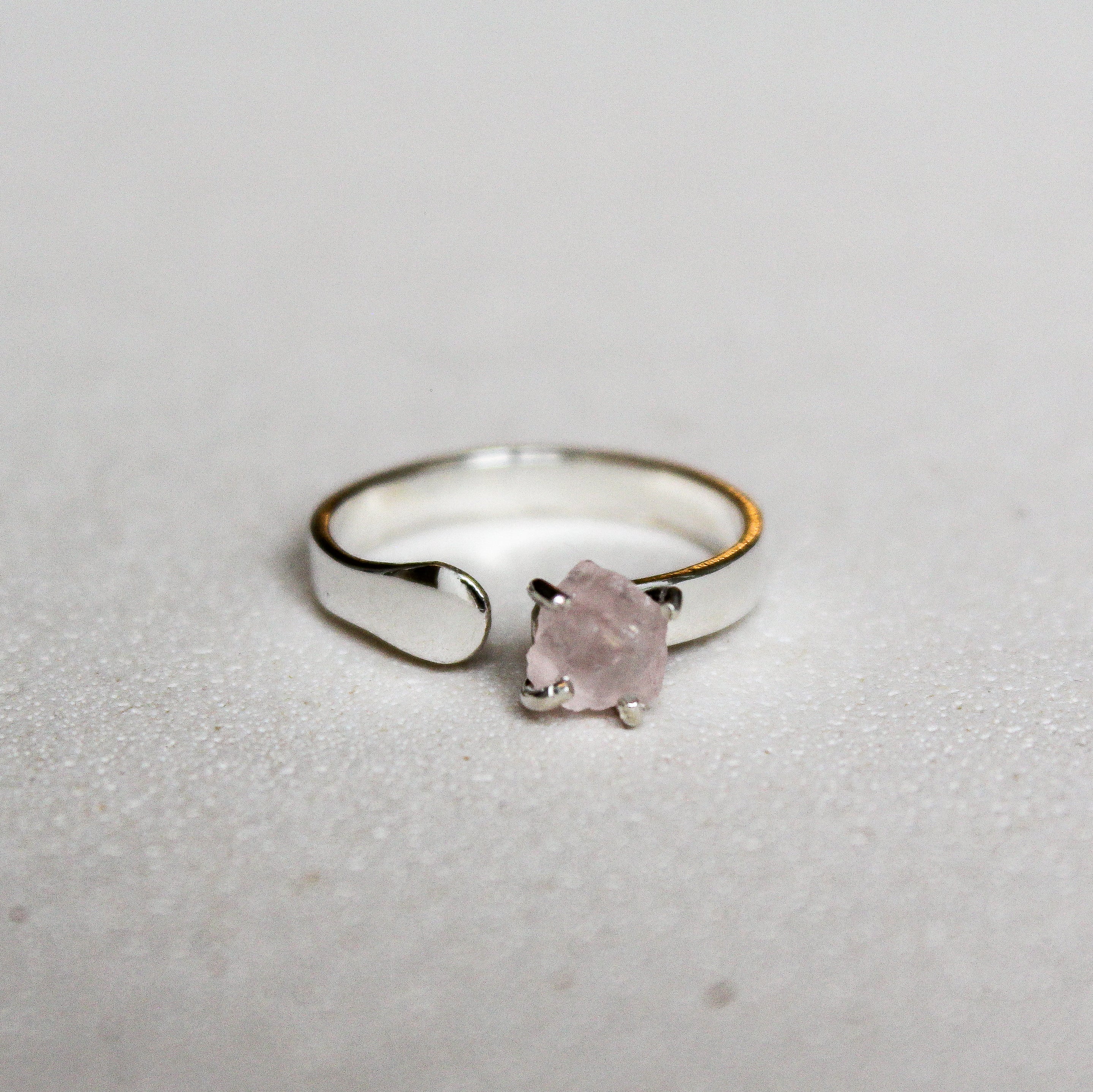 VIDA RING - ROSE QUARTZ (SILVER)