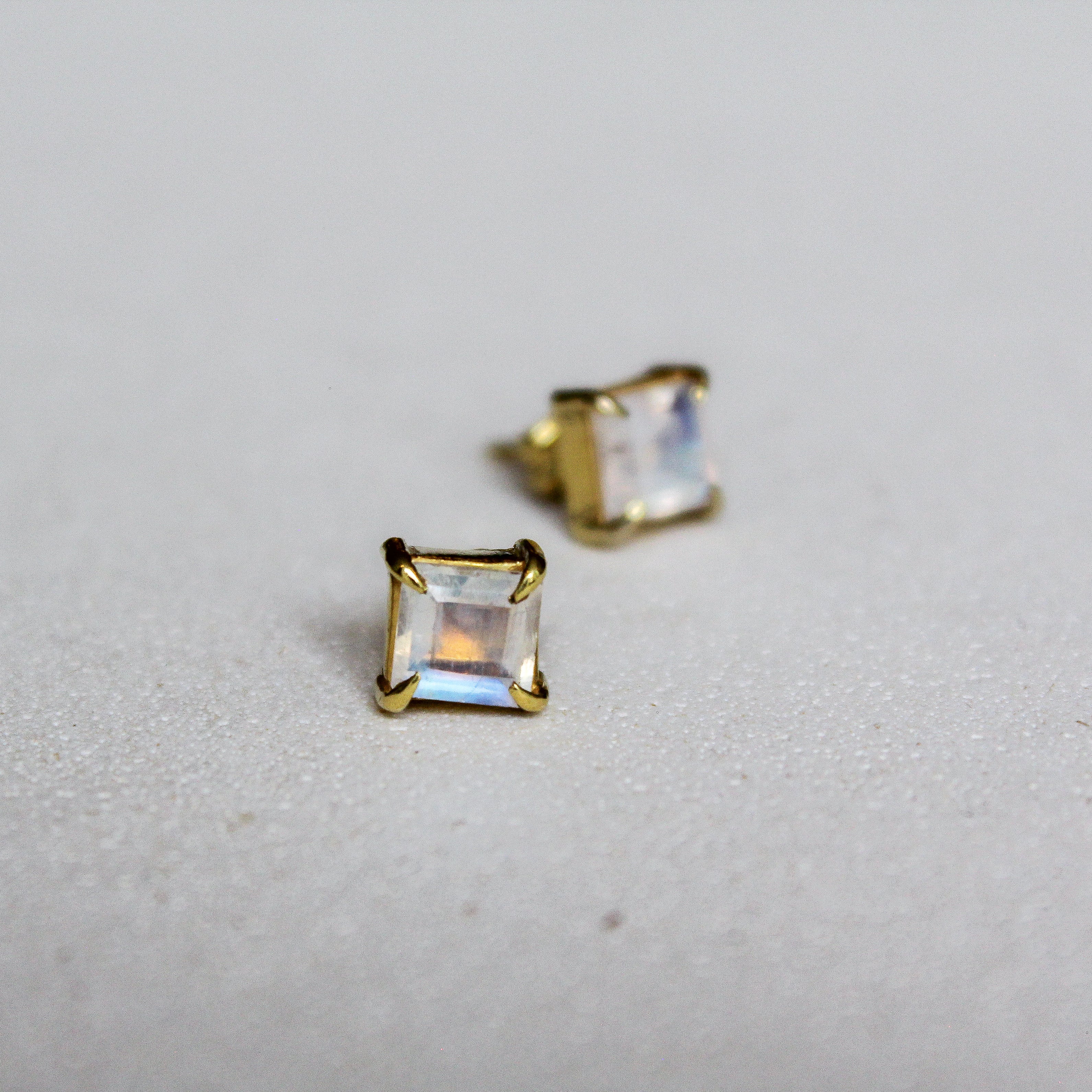 NOVA EARRINGS - MOONSTONE (GOLD PLATED)