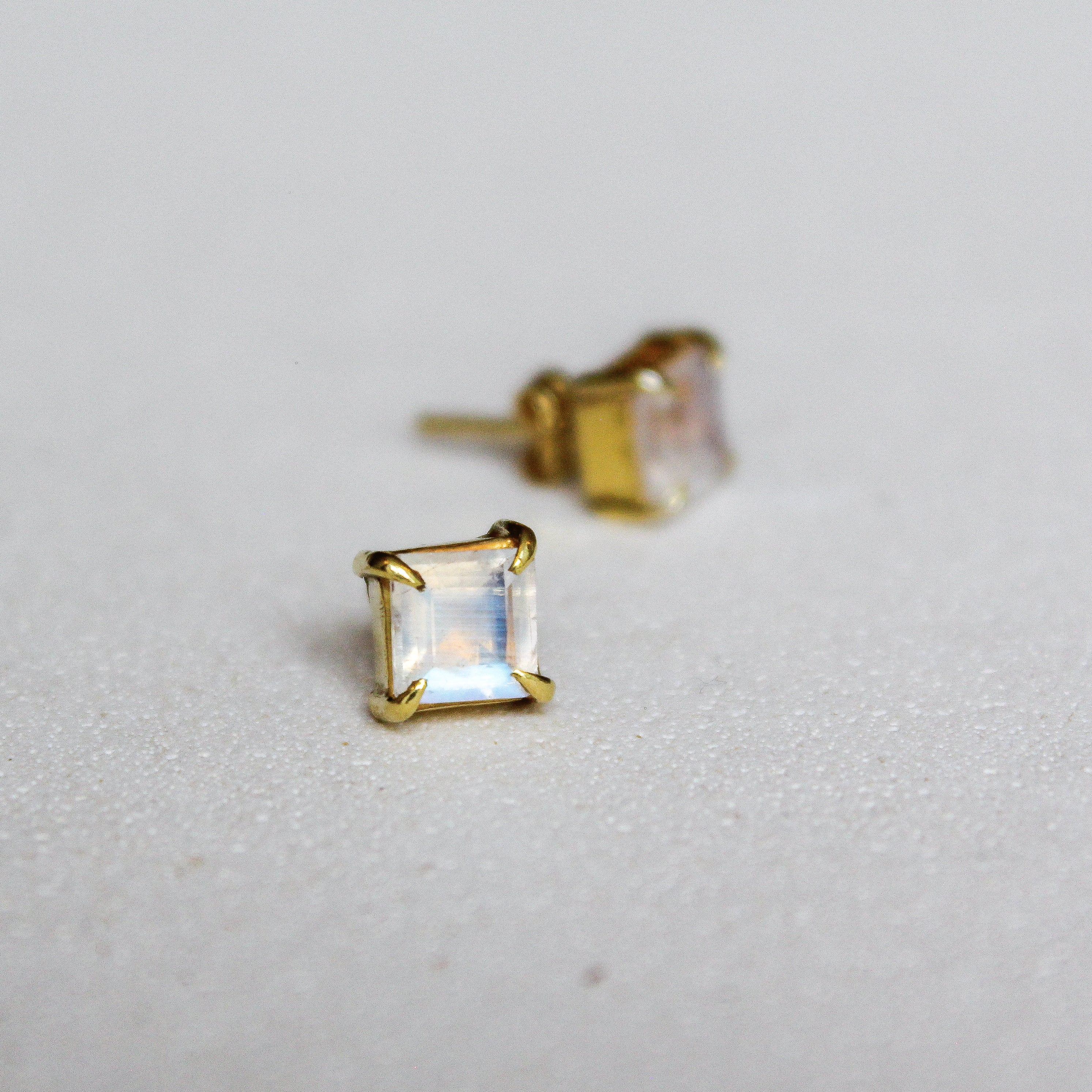 NOVA EARRINGS - MOONSTONE (GOLD PLATED)