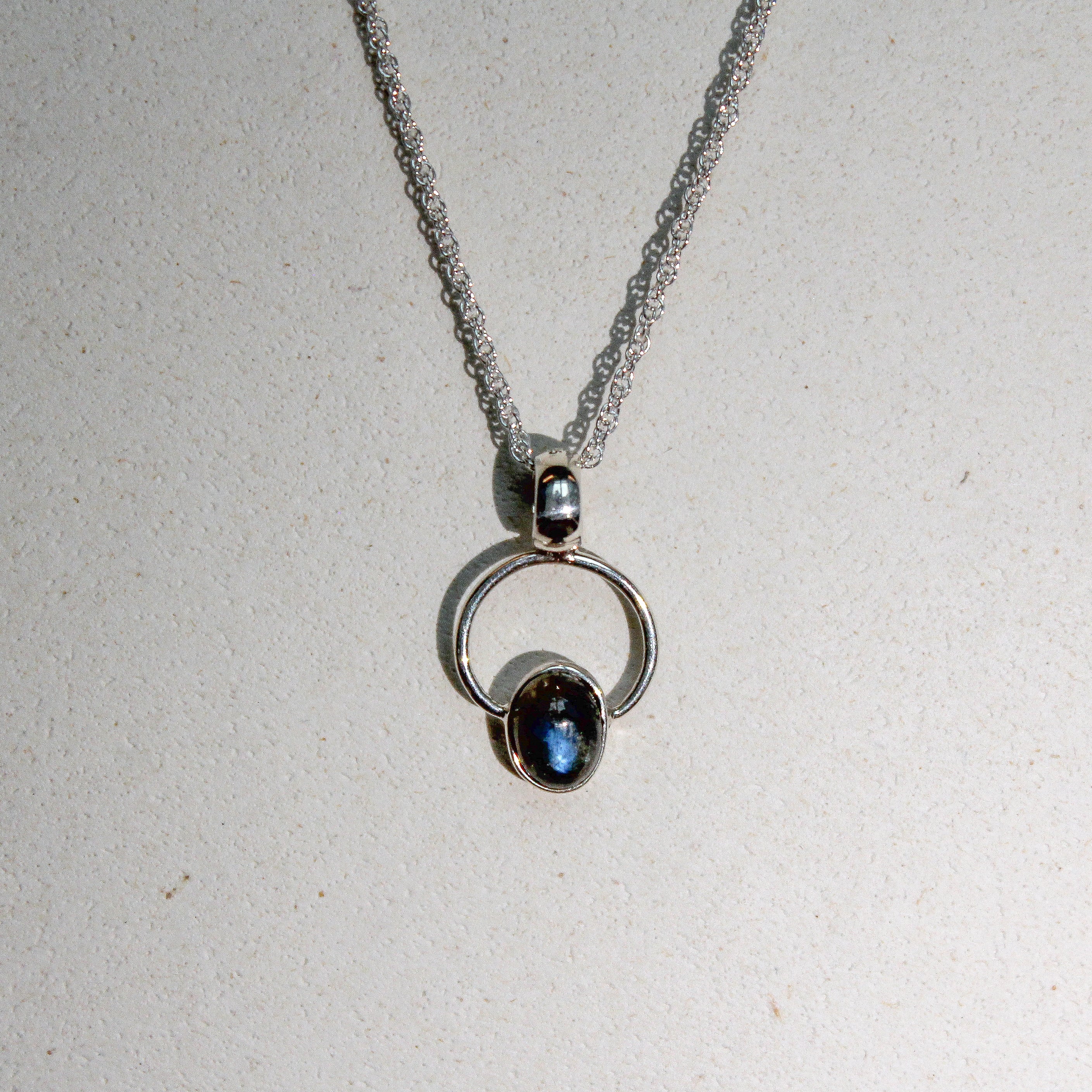 THE HALO NECKLACE - LABRADORITE (SILVER)