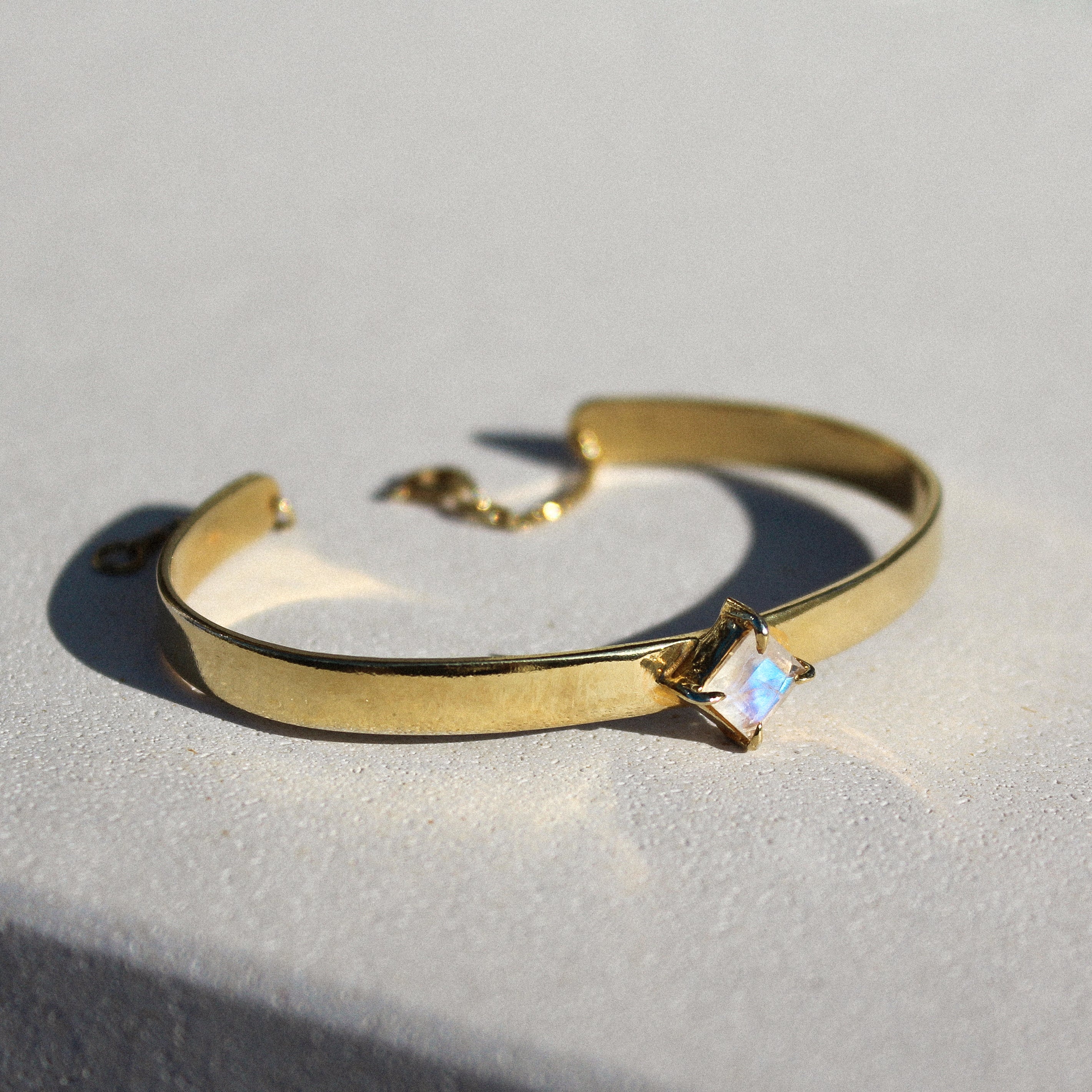 NOVA BRACELET - MOONSTONE (GOLD PLATED)