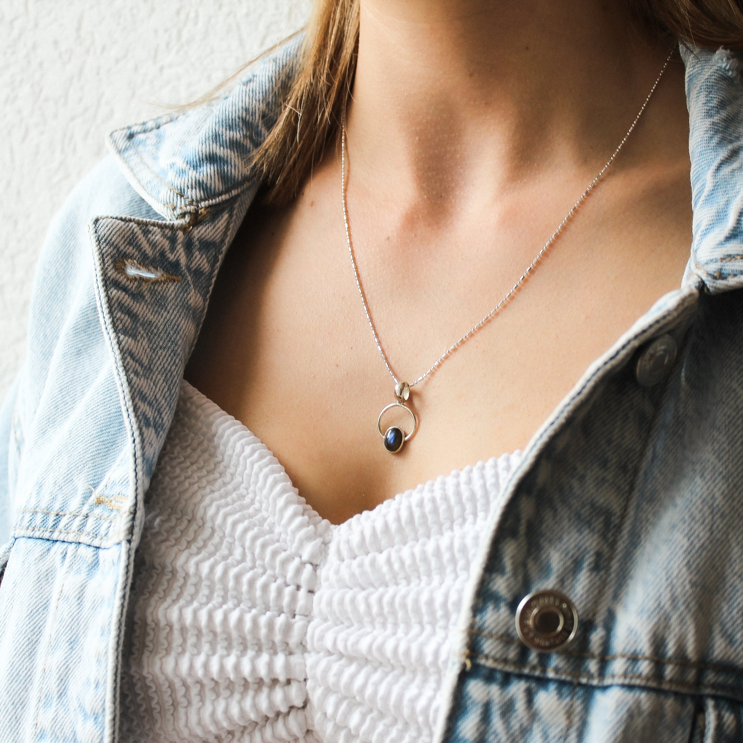THE HALO NECKLACE - LABRADORITE (SILVER)