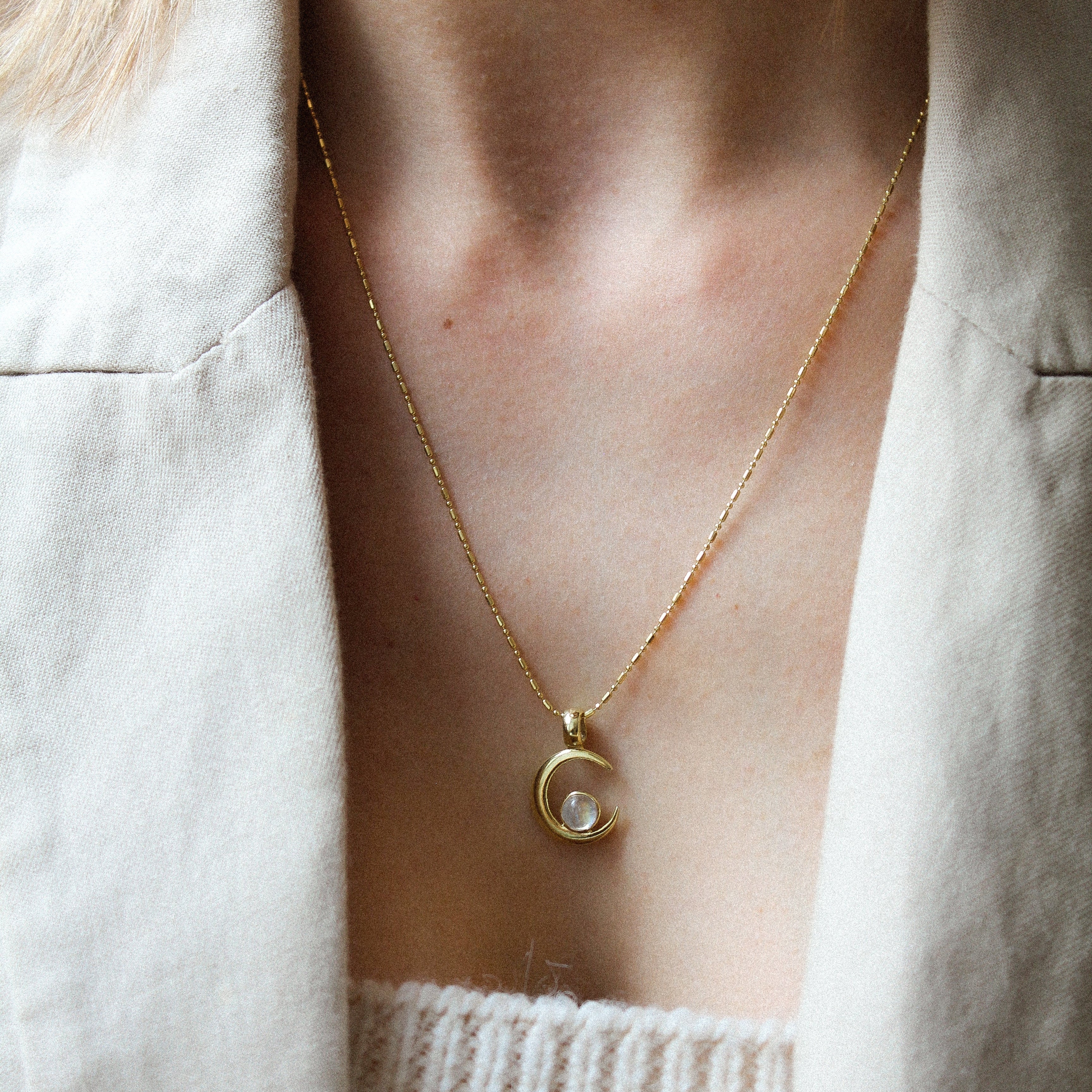 LUNA NECKLACE - MOONSTONE