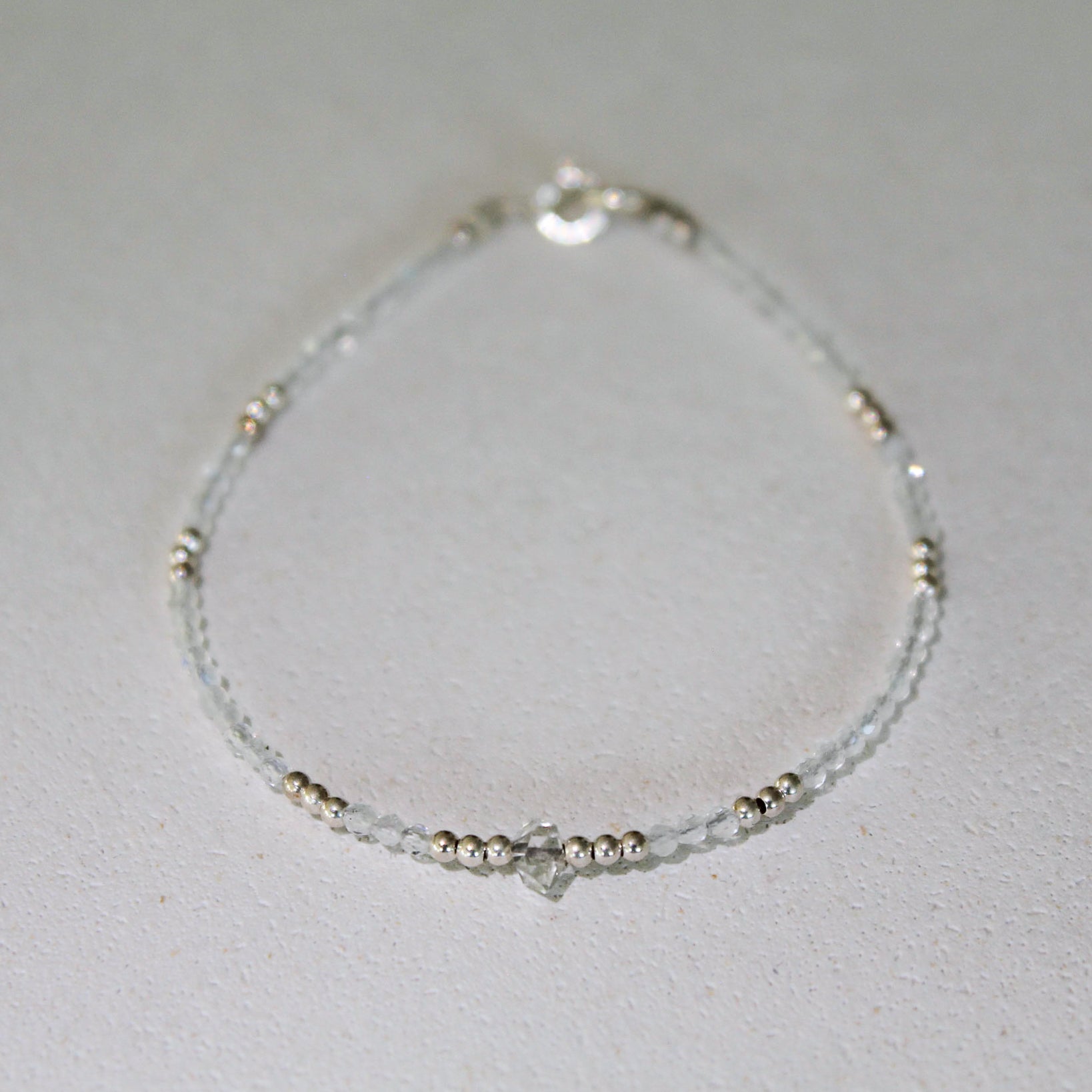 MINI BEADS BRACELET - MOONSTONE & HERKIMER (SILVER)