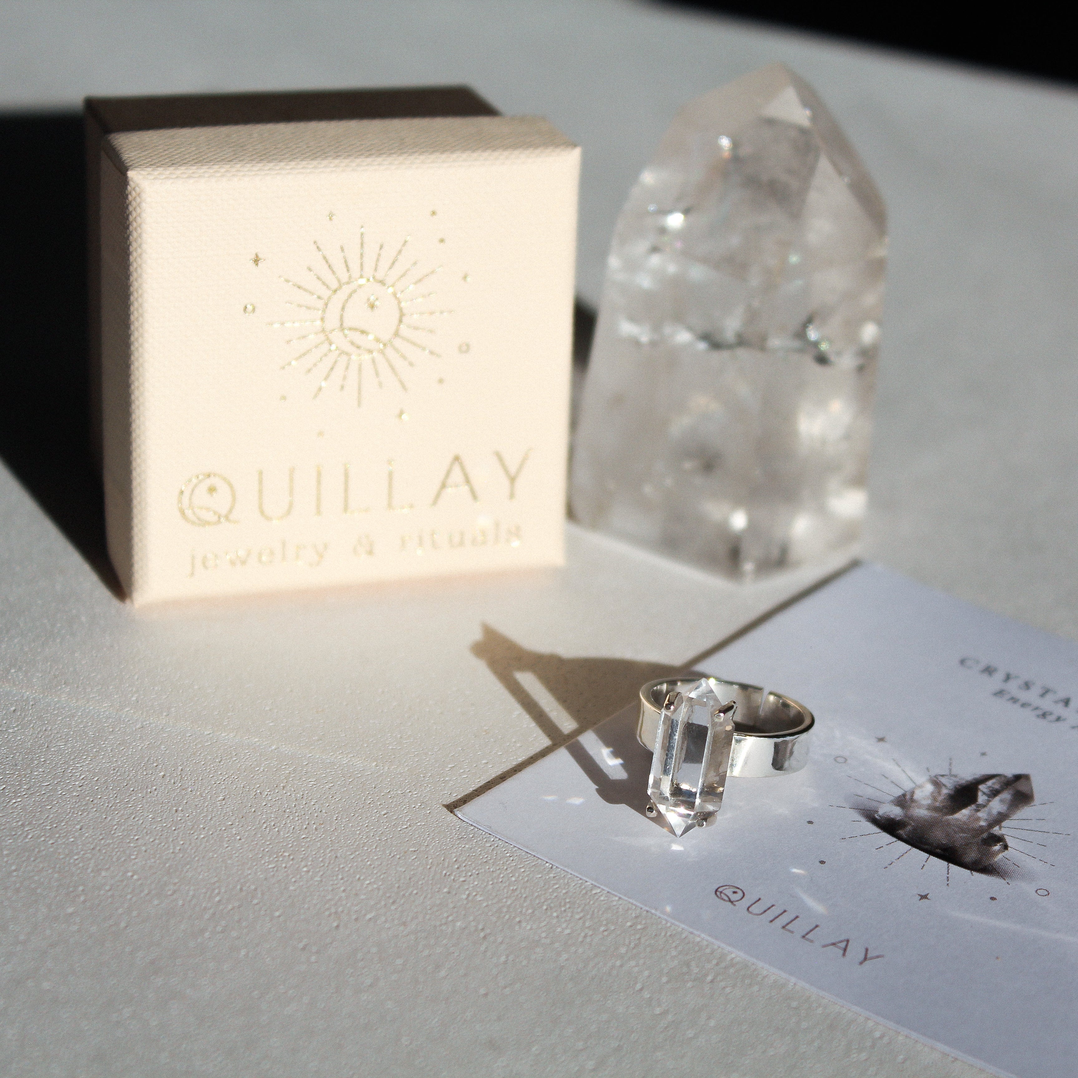 AMULET RING - CRYSTAL QUARTZ (SILVER)