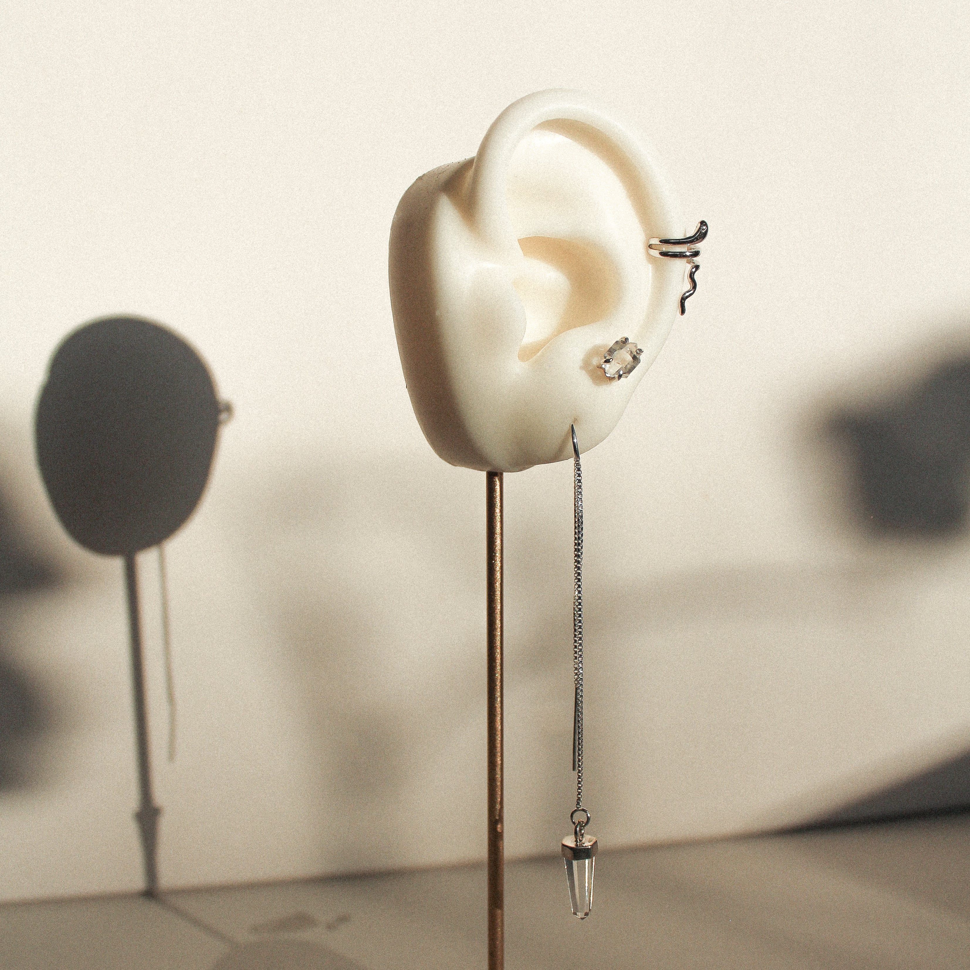PENDULUM EARRINGS - CRYSTAL QUARTZ (SILVER)