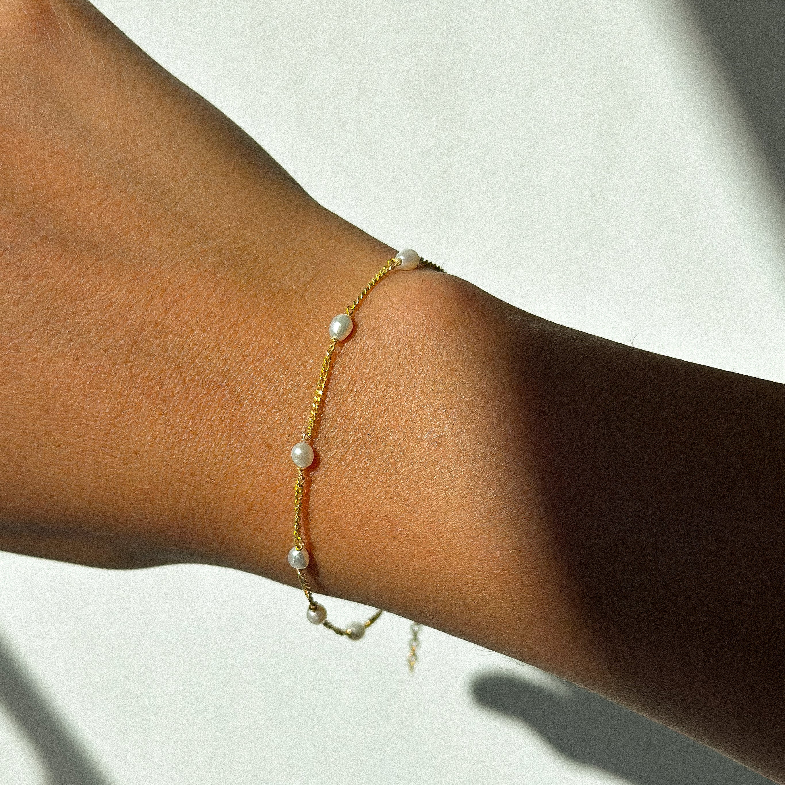 STARDUST BRACELET - FRESH WATER PEARLS (GOLD PLATED)