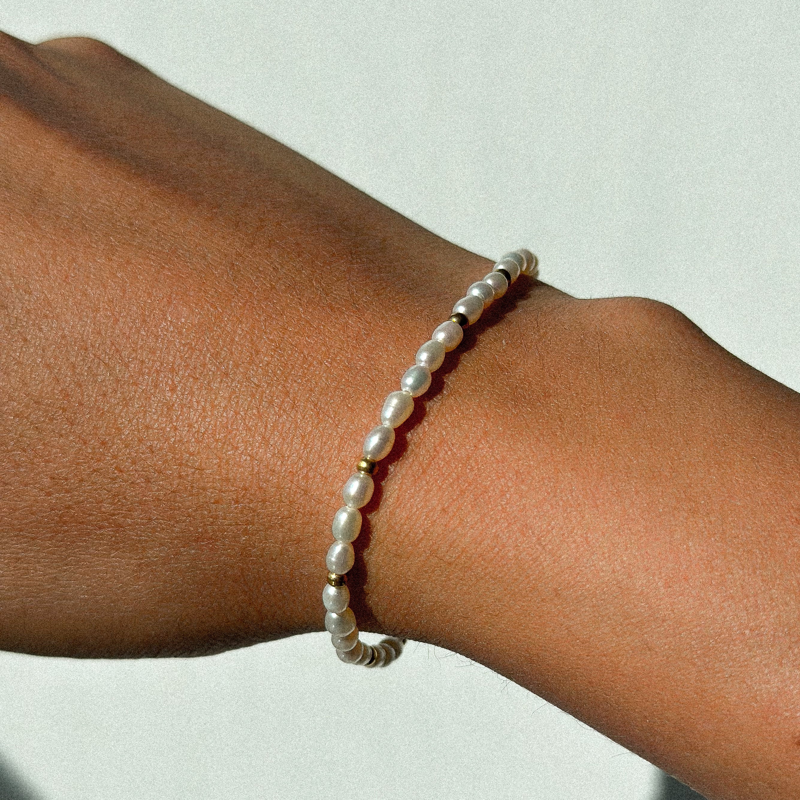 FRESHWATER PEARLS BRACELET (GOLD-FILLED)