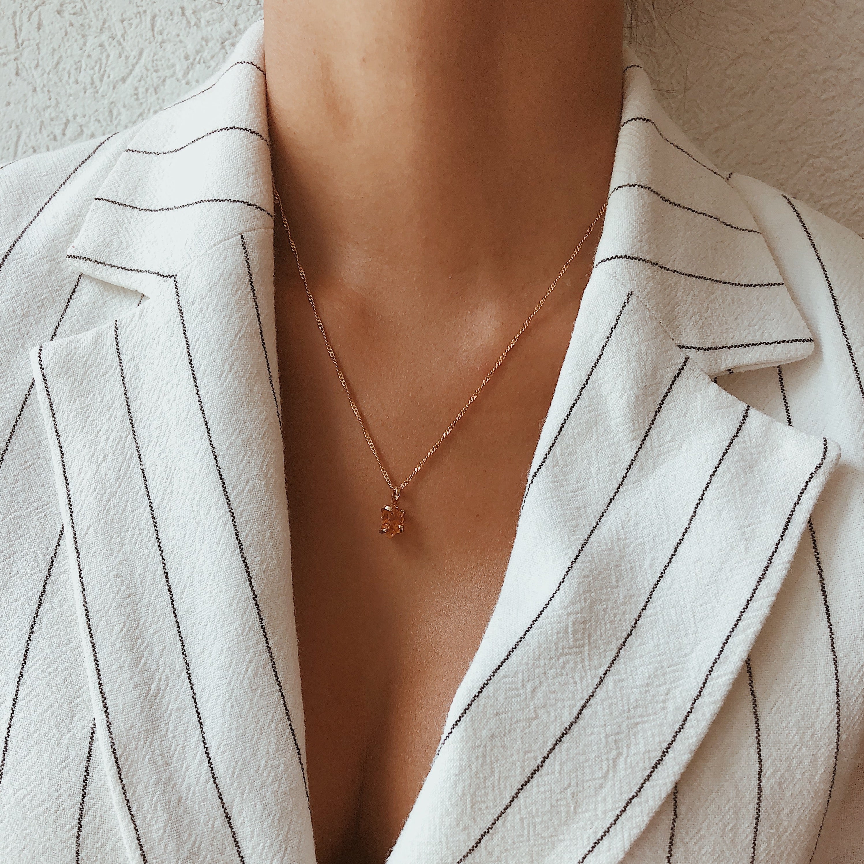 LITTLE CHARM NECKLACE - CITRINE (GOLD PLATED)