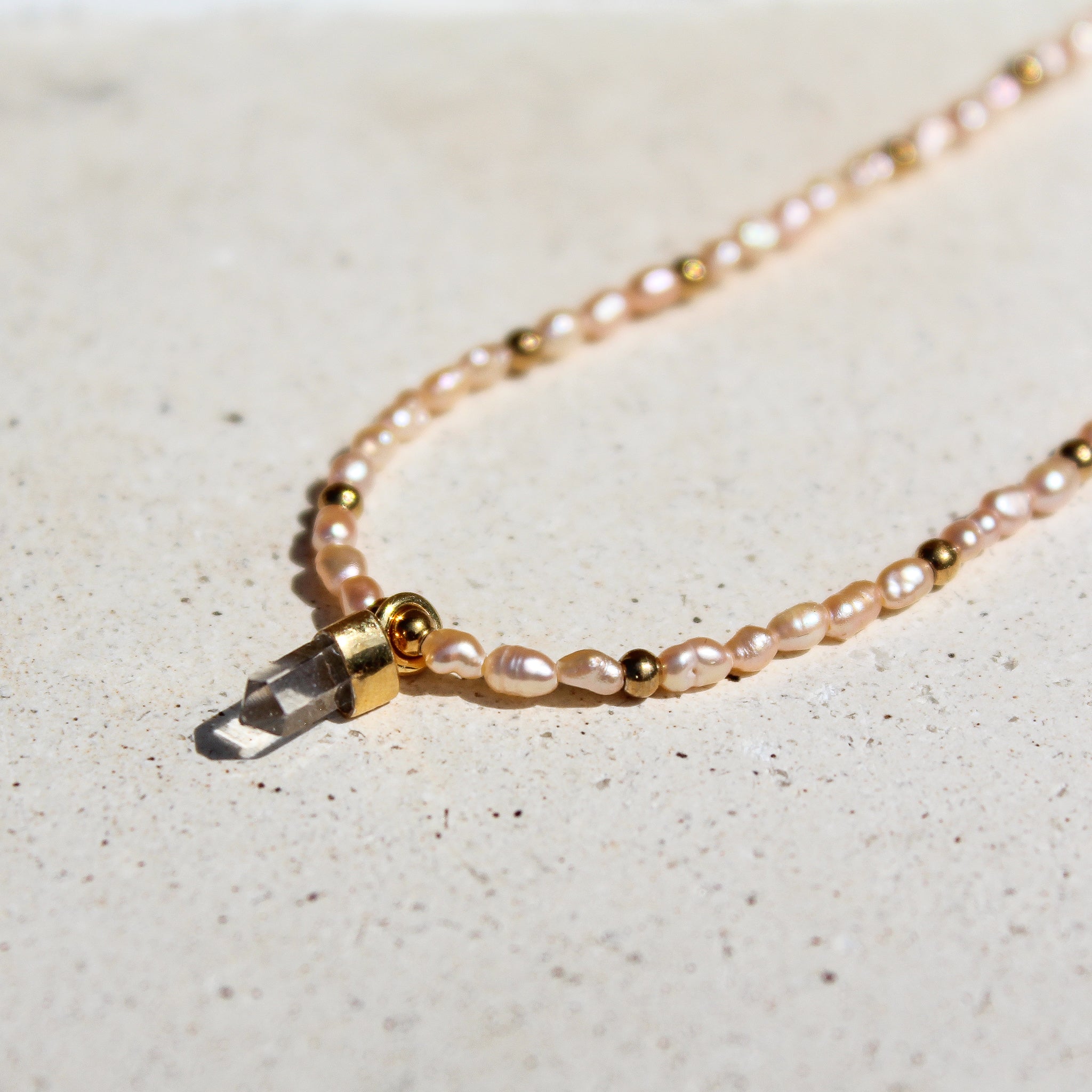 FRESHWATER PINK PEARLS CHOKER - CRYSTAL QUARTZ