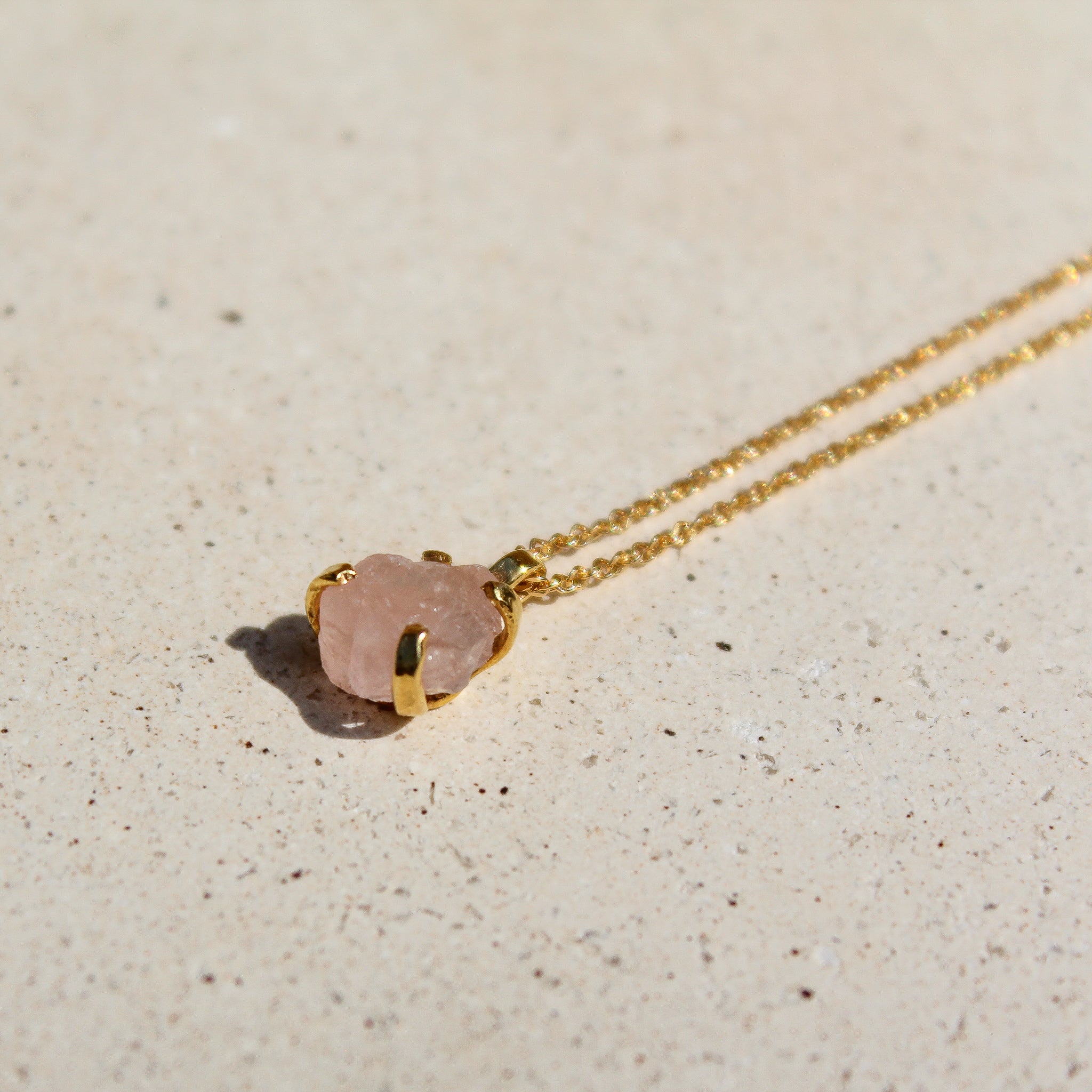 LITTLE CHARM - ROSE QUARTZ (GOLD PLATED)