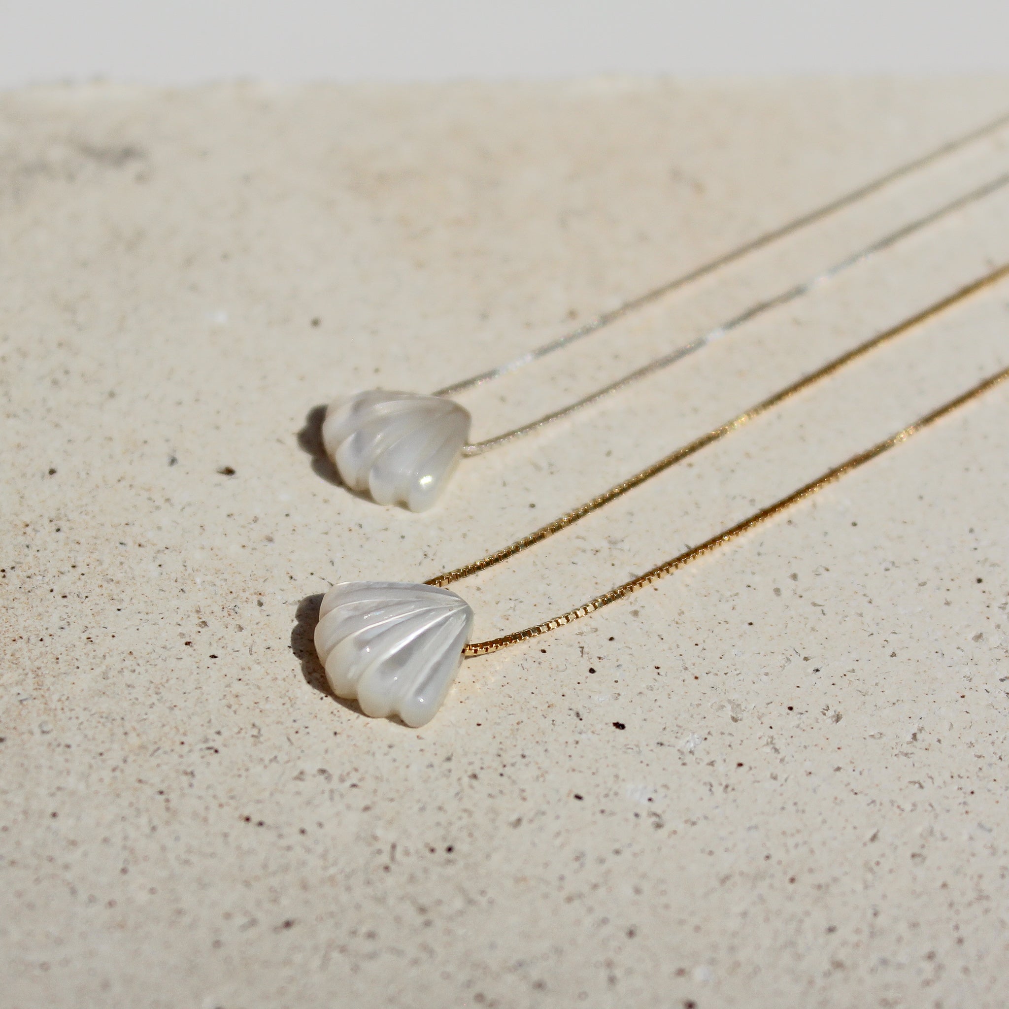 MERMAID NECKLACE - MOTHER OF PEARL SHELL (SILVER)