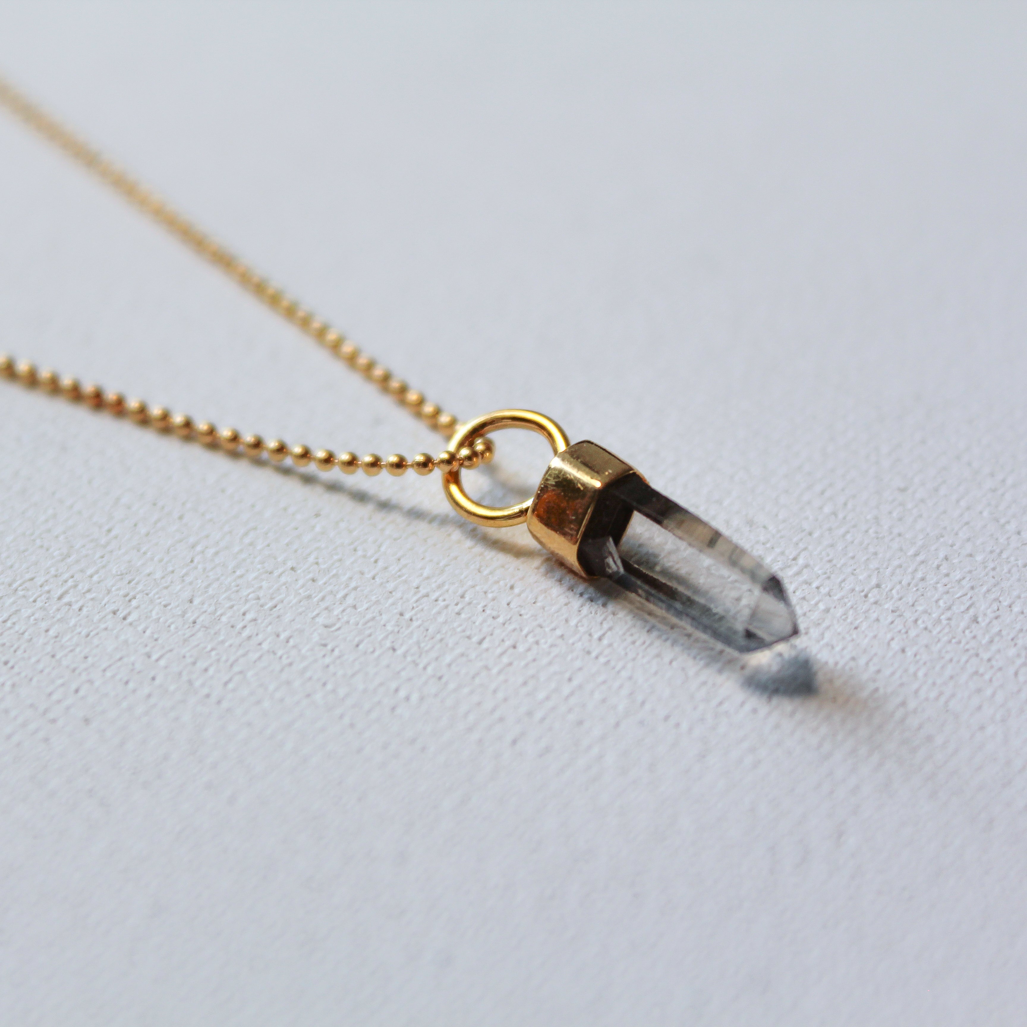 MINI PENDULUM NECKLACE - CRYSTAL QUARTZ (GOLD PLATED)
