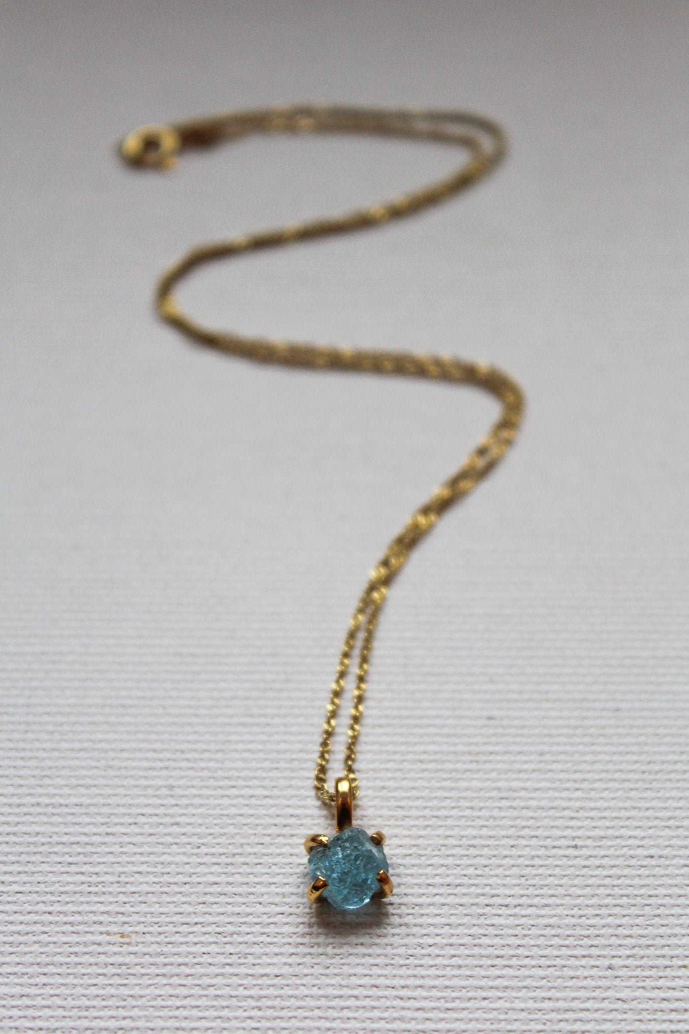 LITTLE CHARM NECKLACE - AQUAMARINE (SILVER)