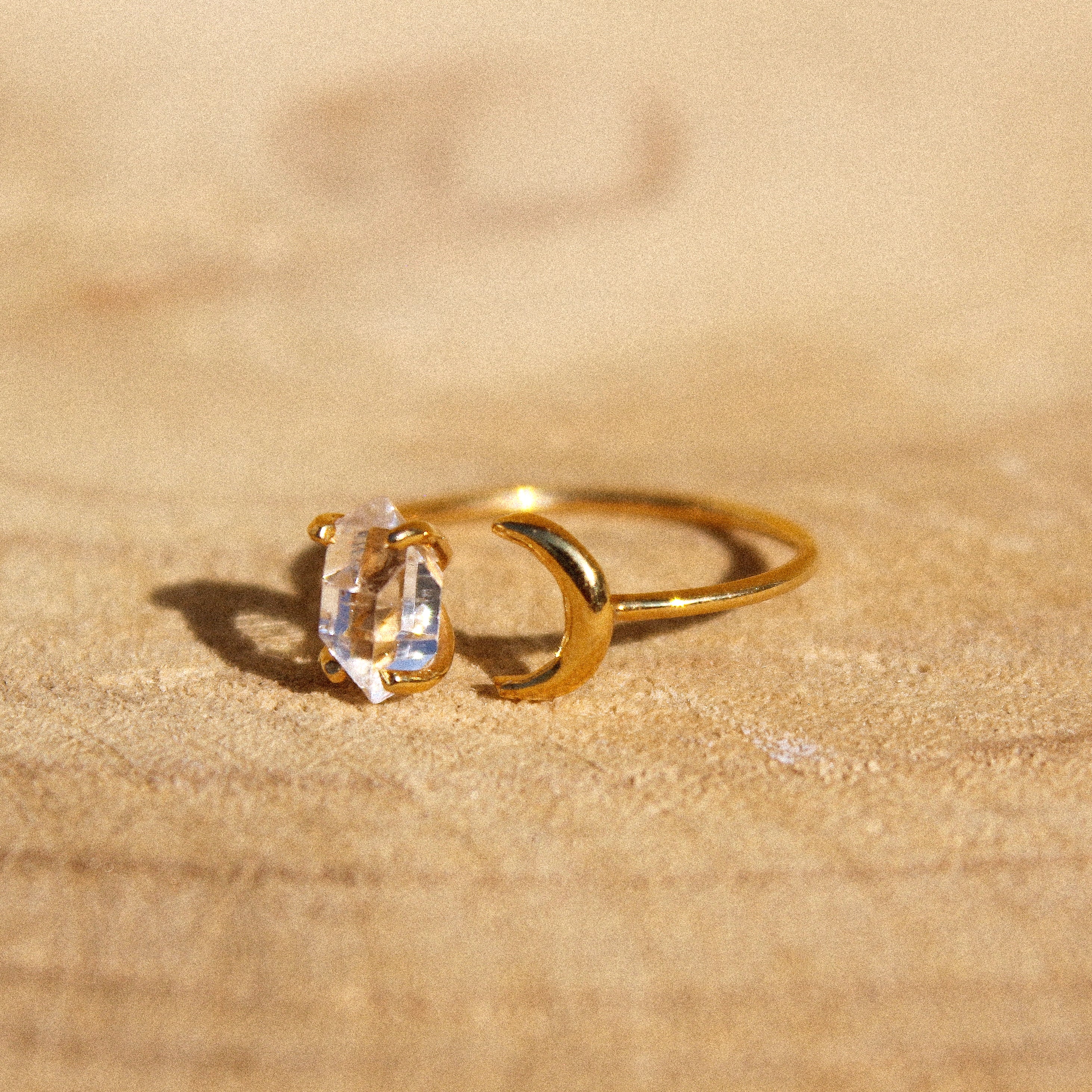 HALF MOON THIN RING HERKIMER (GOLD PLATED)