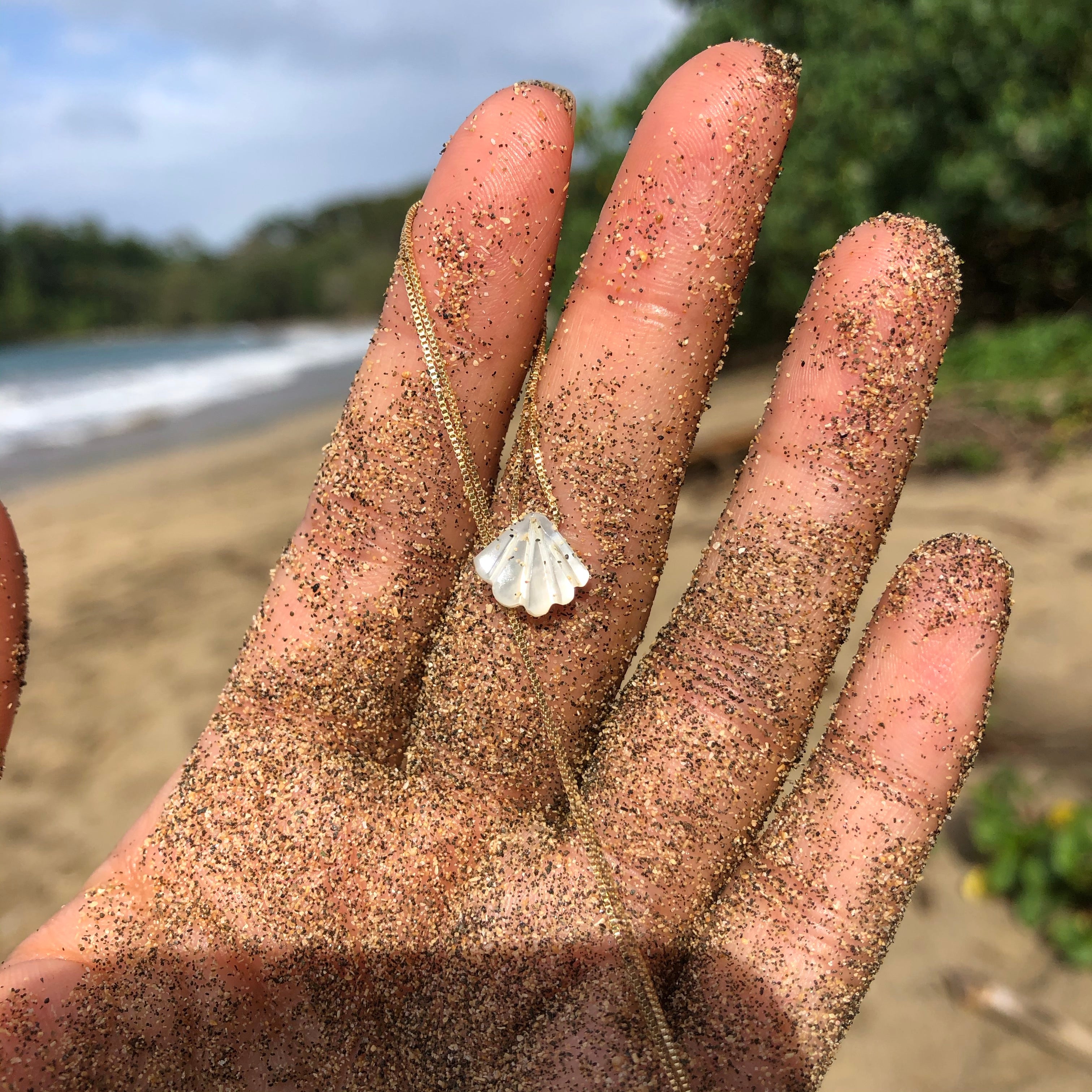 MERMAID NECKLACE - MOTHER OF PEARL (GOLD PLATED)