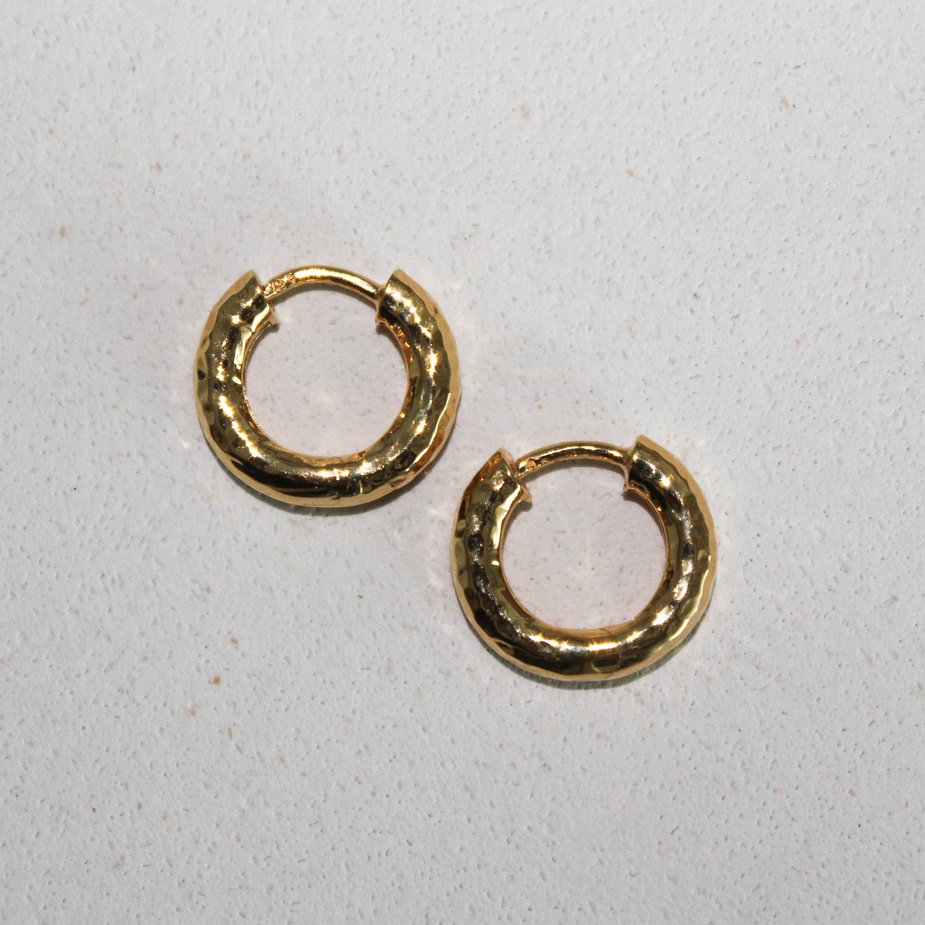 HAMMERED MINI HOOPS (GOLD PLATED)