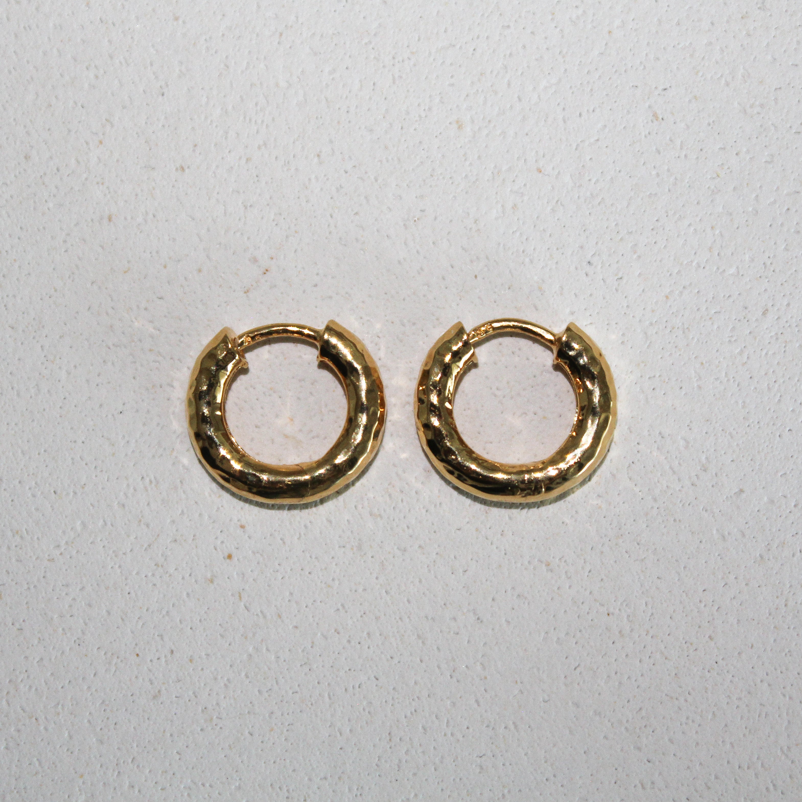 HAMMERED MINI HOOPS (GOLD PLATED)