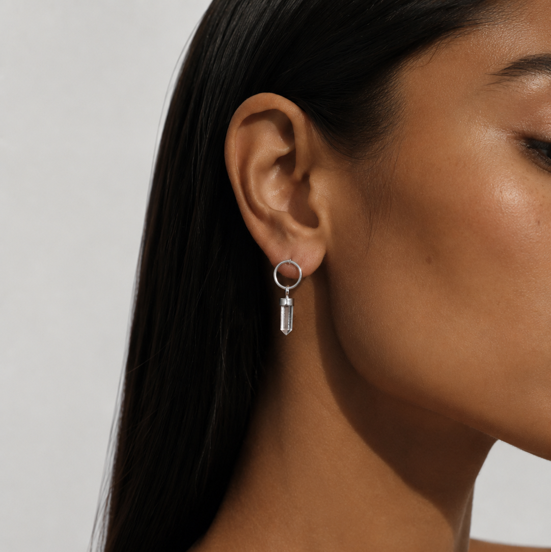 AURA EARRINGS - CRYSTAL QUARTZ (SILVER)