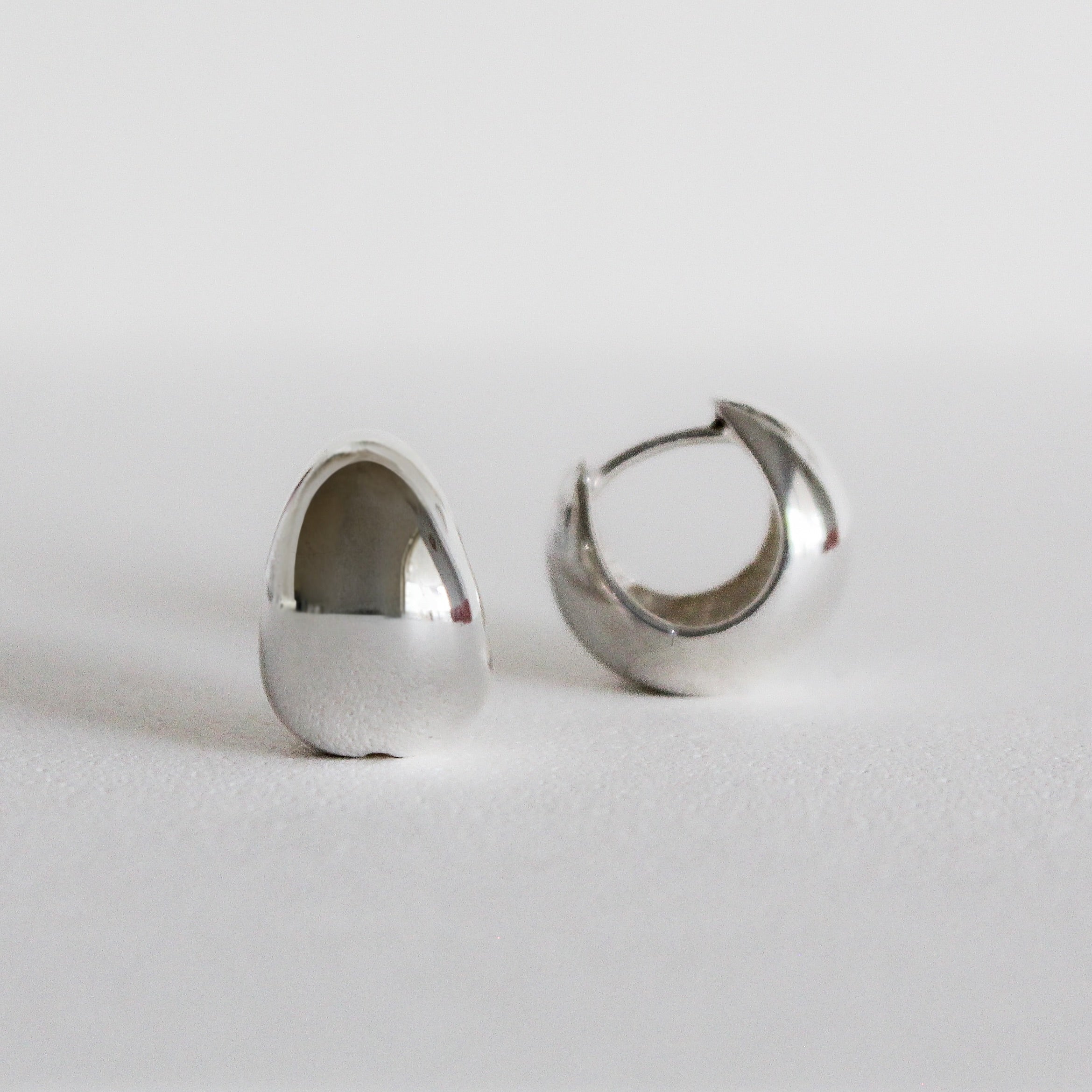 CHUNKY DROP HOOPS (SILVER)