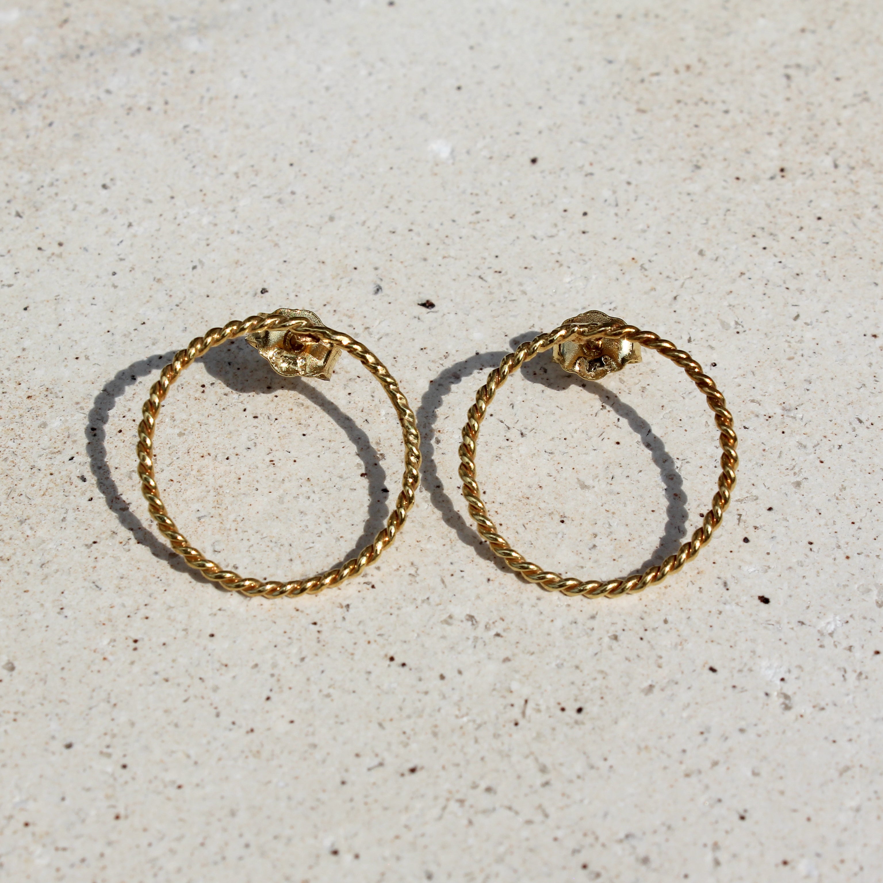 TWIST CIRCLE EARRINGS (GOLD PLATED)