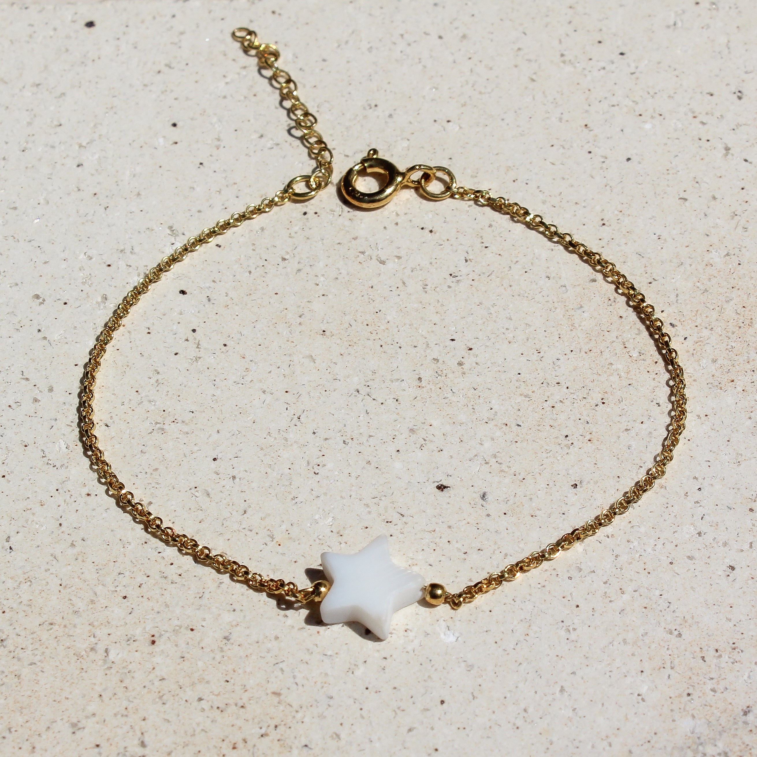 MAGIC STAR BRACELET - MOTHER OF PEARL (GOLD PLATED)