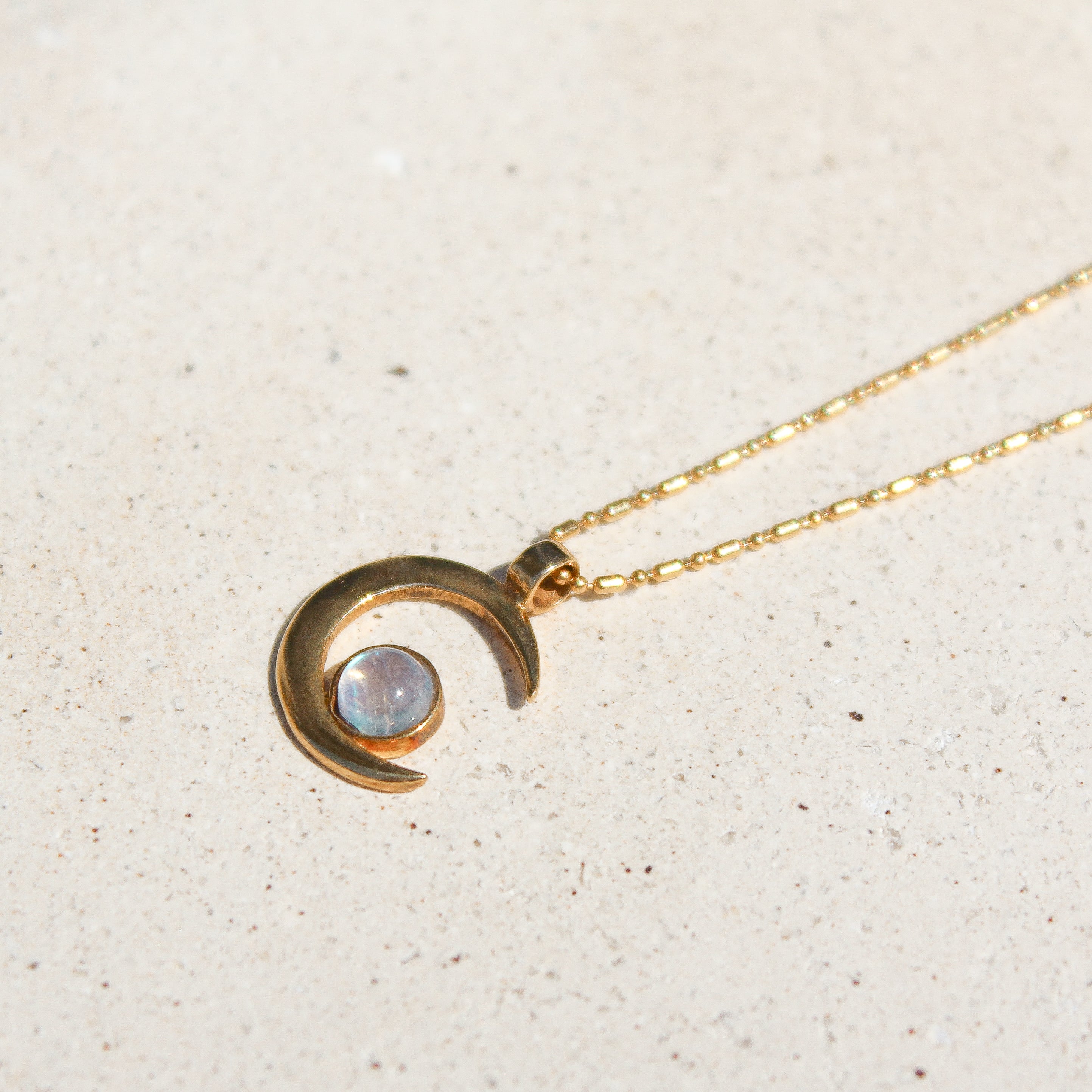 LUNA NECKLACE - MOONSTONE (GOLD PLATED)