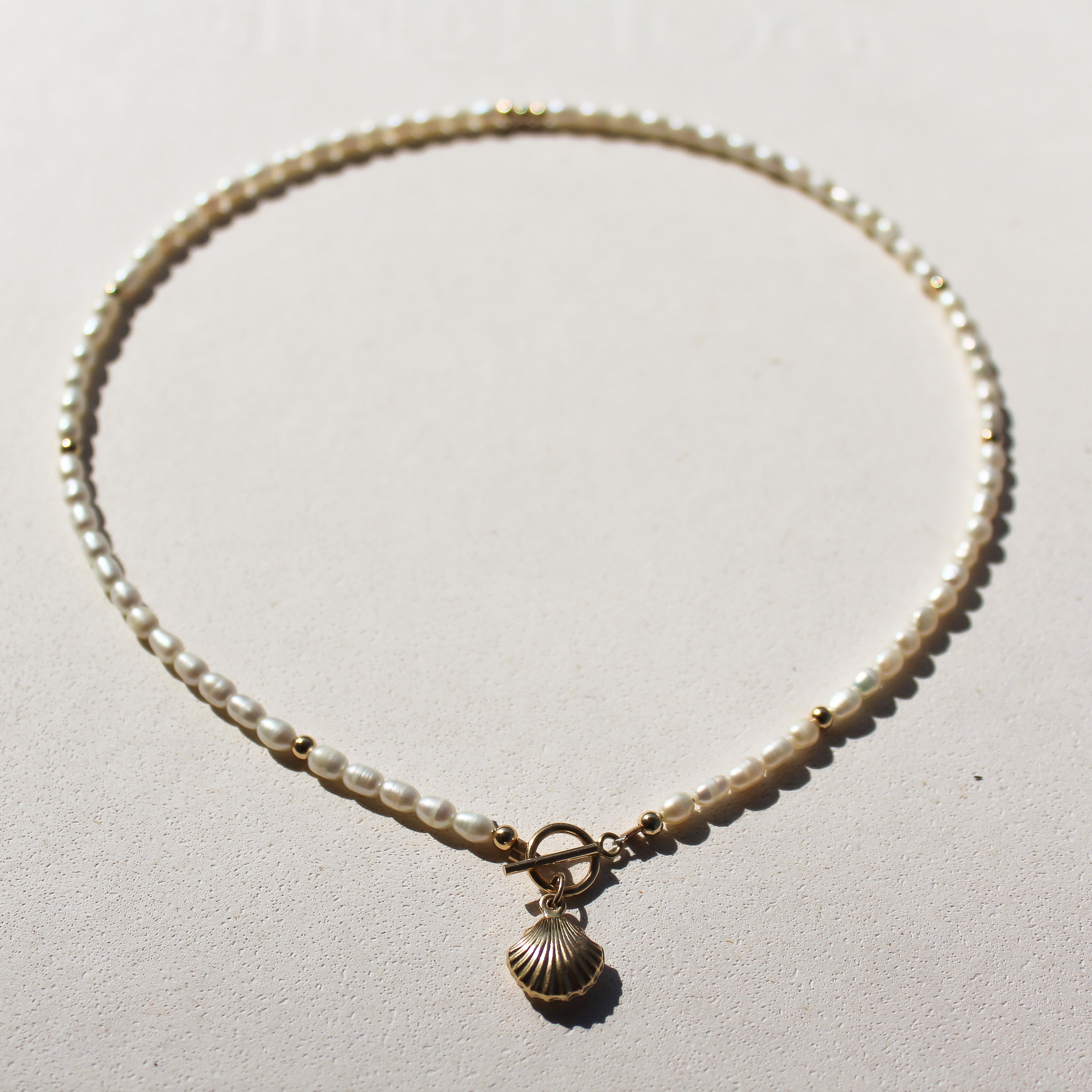 FRESHWATER PEARLS CHOKER - MAGIC SHELL