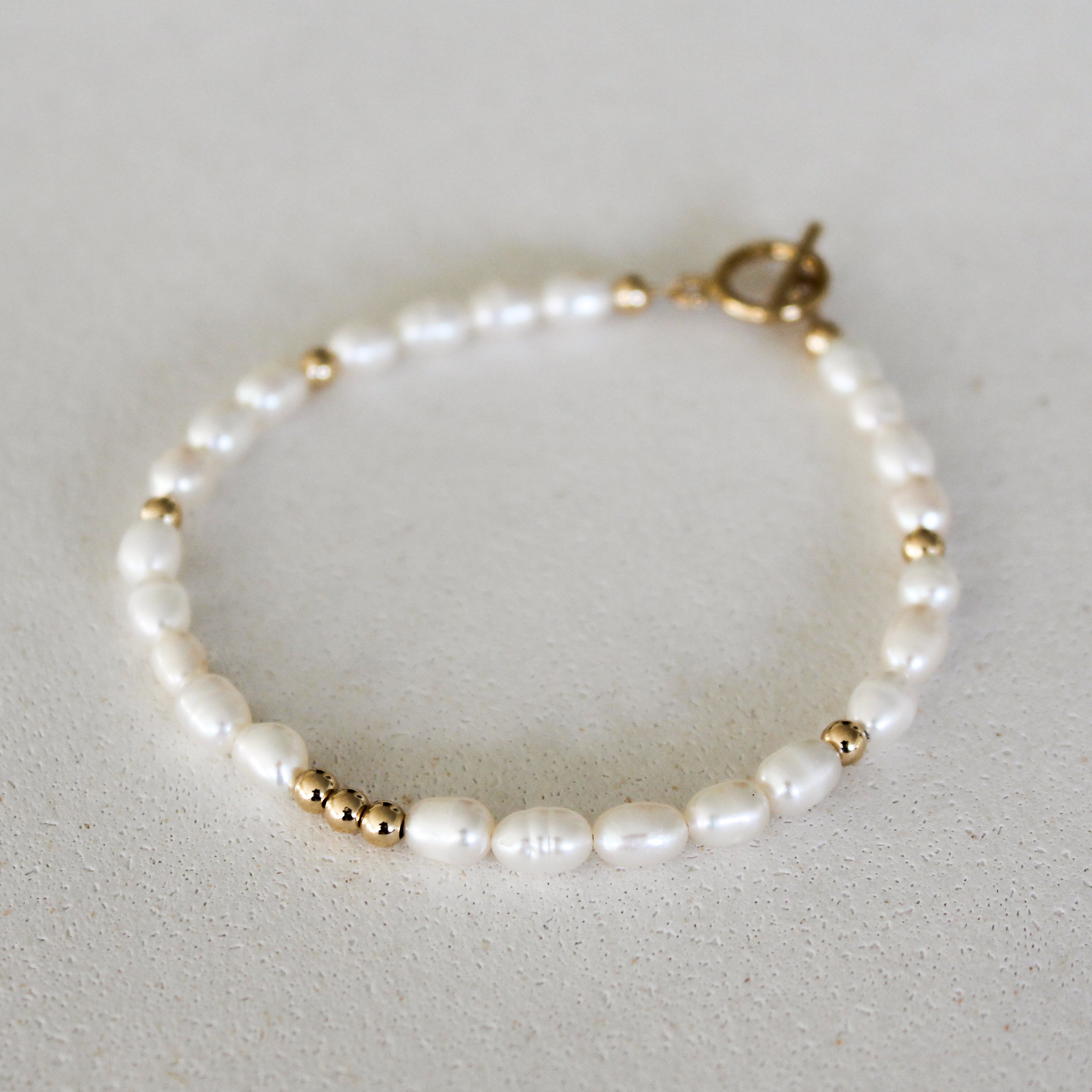 FRESHWATER PEARLS BRACELET