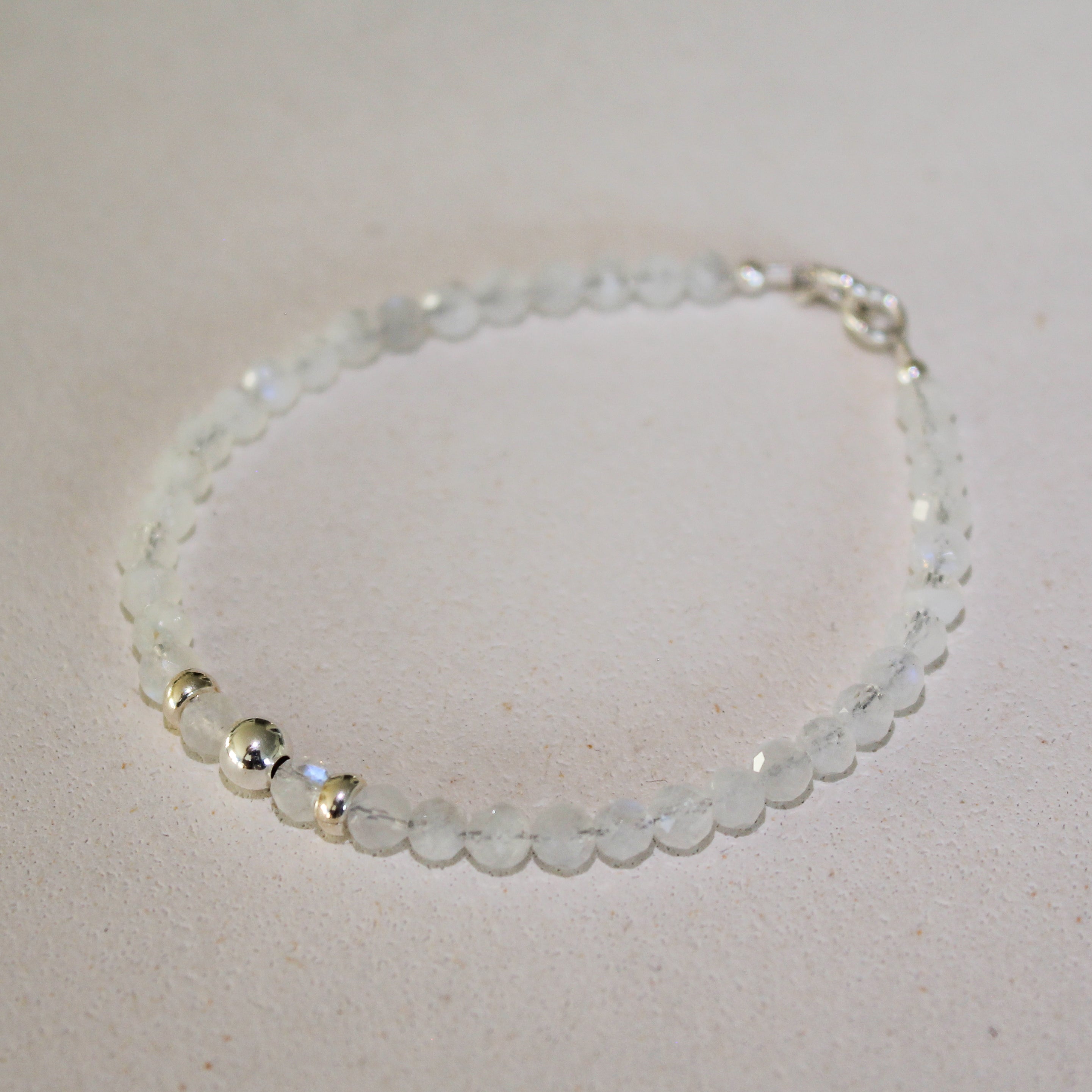 MOON PHASES BRACELET - MOONSTONE (SILVER)