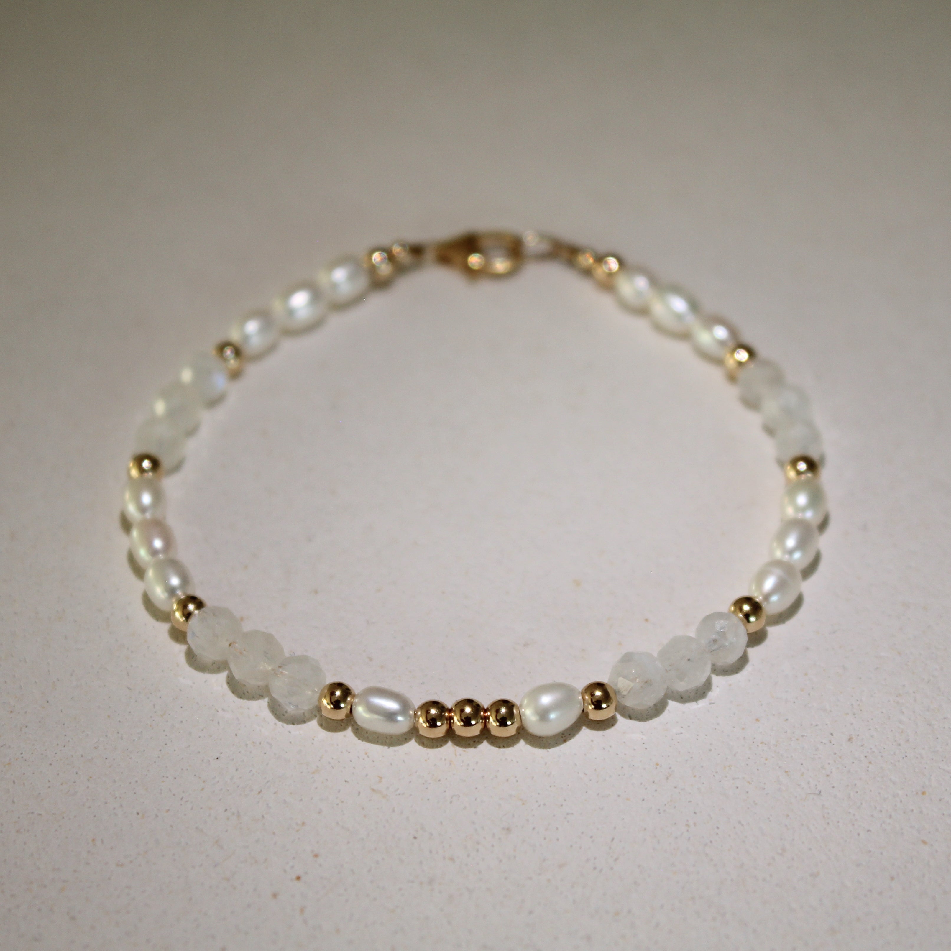 DIVINE FEMININITY BRACELET - MOONSTONE & FRESHWATER PEARLS (GOLD-FILLED)