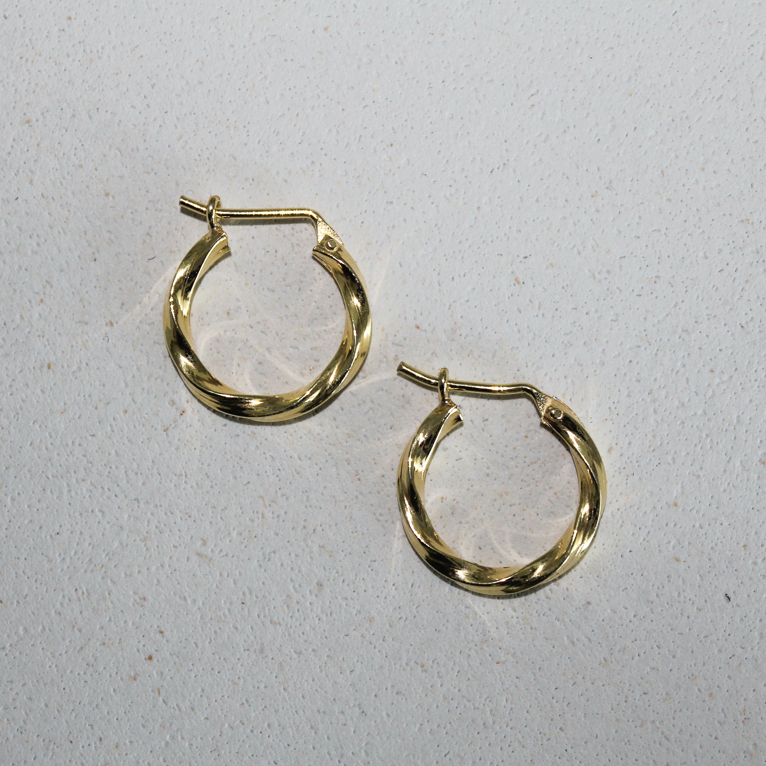 BOUCLE MINI HOOP (GOLD PLATED)