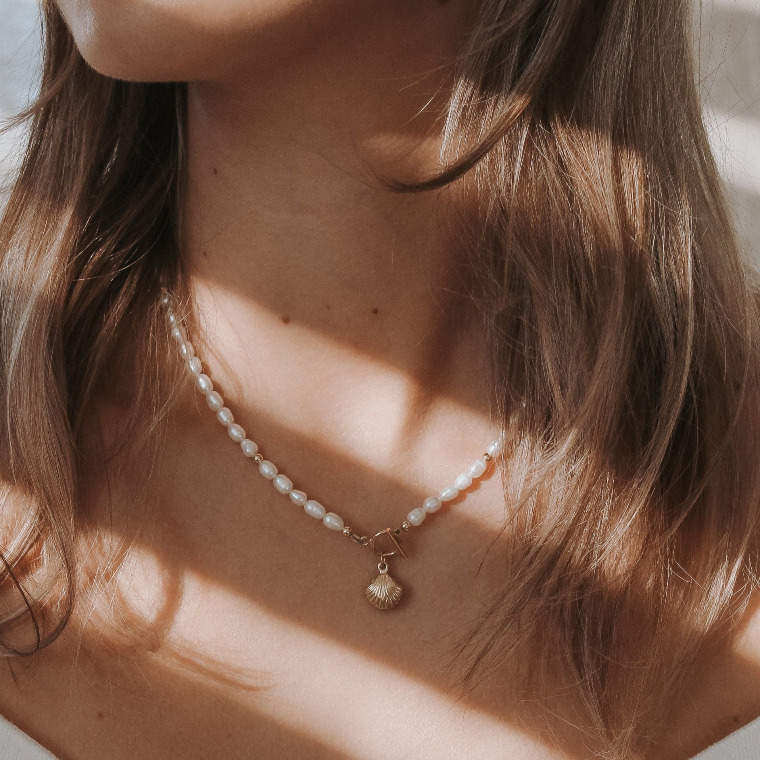 FRESHWATER PEARLS CHOKER - MAGIC SHELL