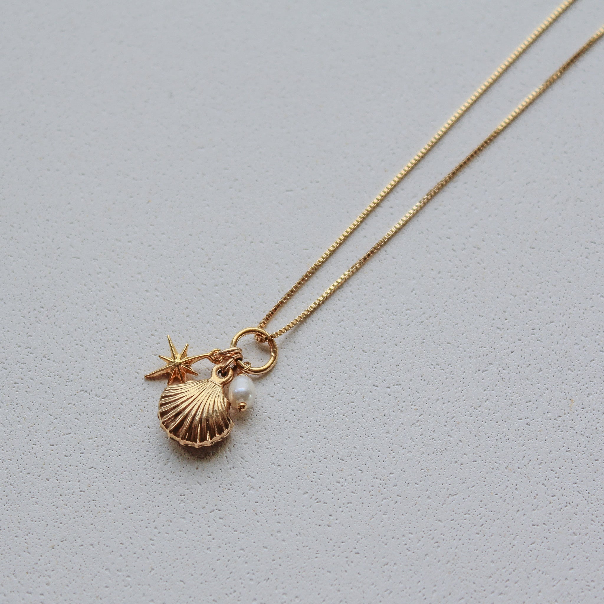 SEA CHARMS NECKLACE - MOTHER OF PEARL (GOLD-FILLED)