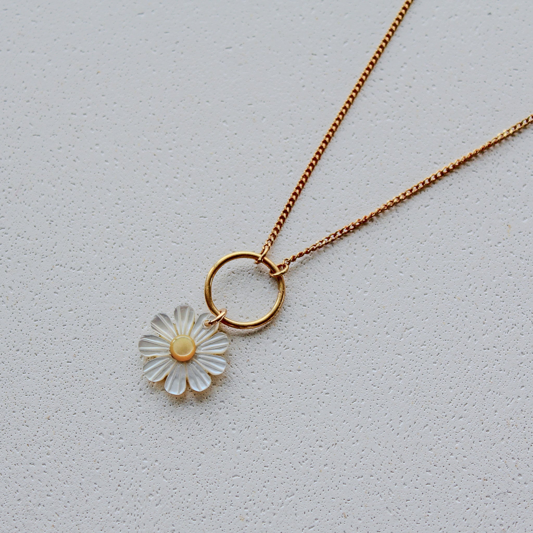 SUNFLOWER NECKLACE - MOTHER OF PEARL (GOLD PLATED)