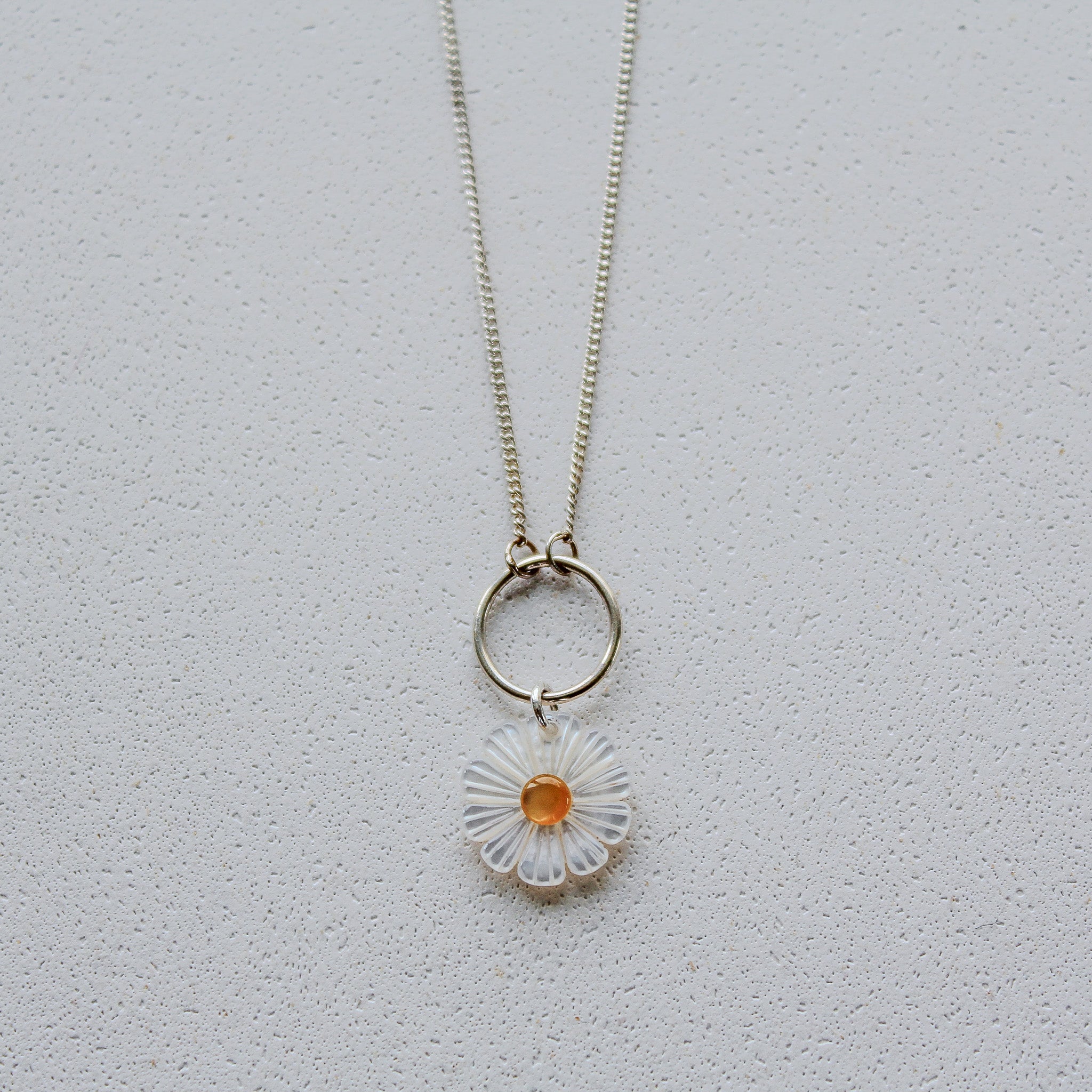 SUNFLOWER NECKLACE - MOTHER OF PEARL (SILVER)