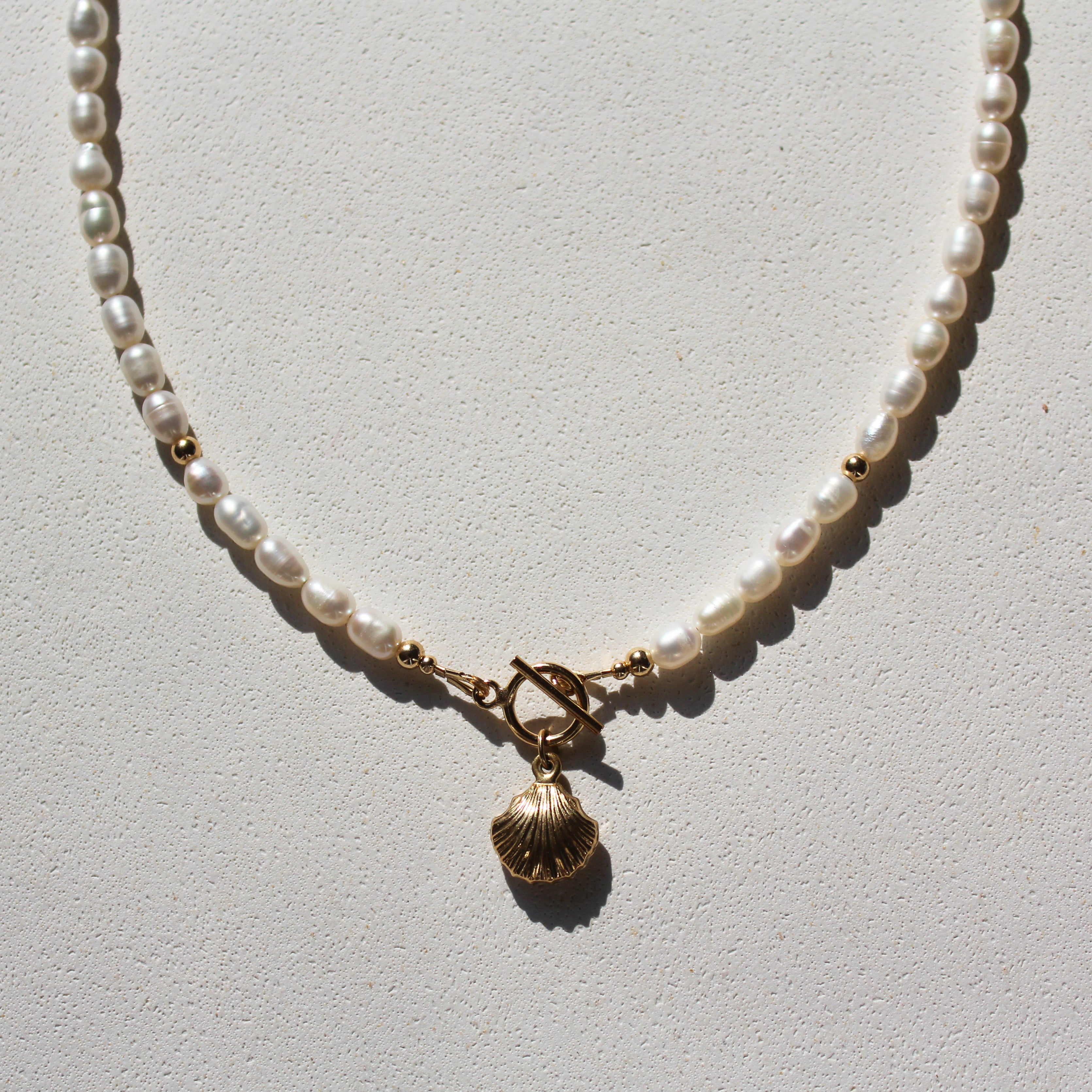 FRESHWATER PEARLS CHOKER - MAGIC SHELL