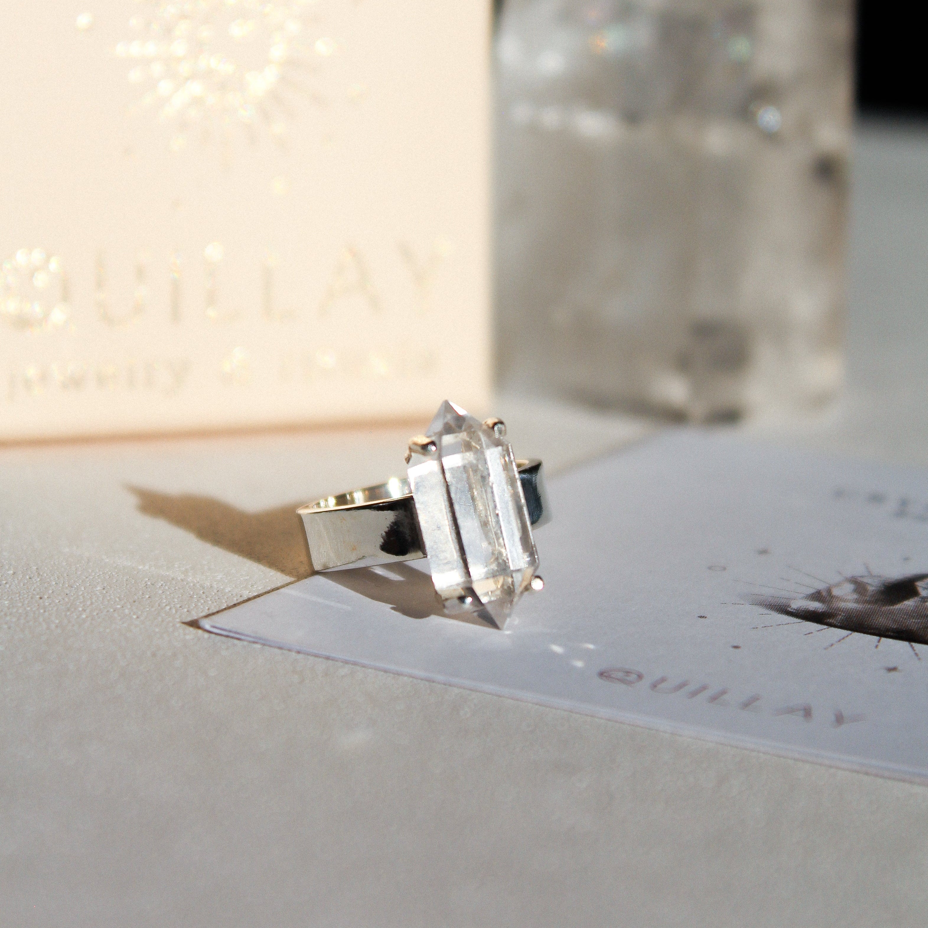 AMULET RING - CRYSTAL QUARTZ (SILVER)