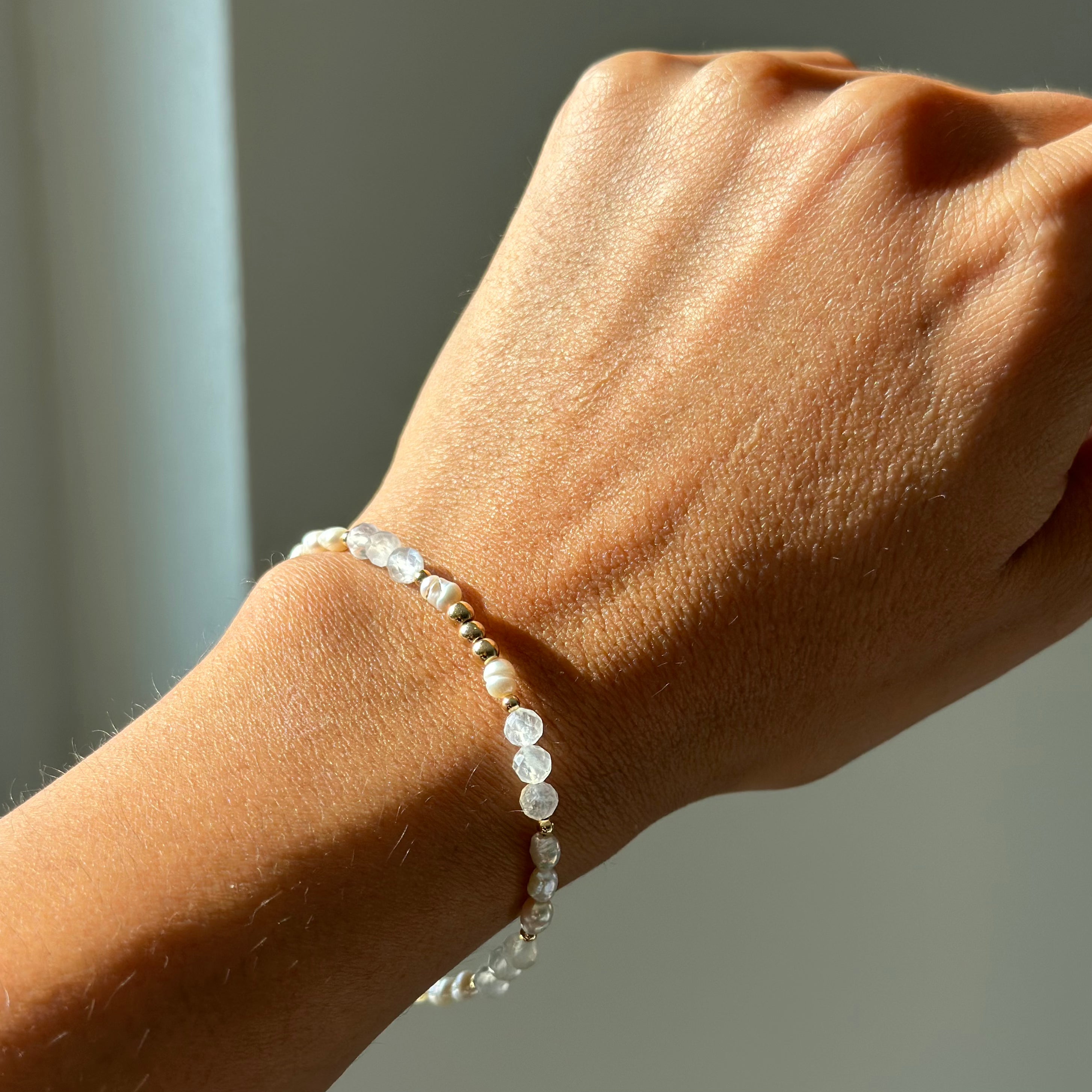 DIVINE FEMININITY BRACELET - MOONSTONE & FRESHWATER PEARLS (GOLD-FILLED)