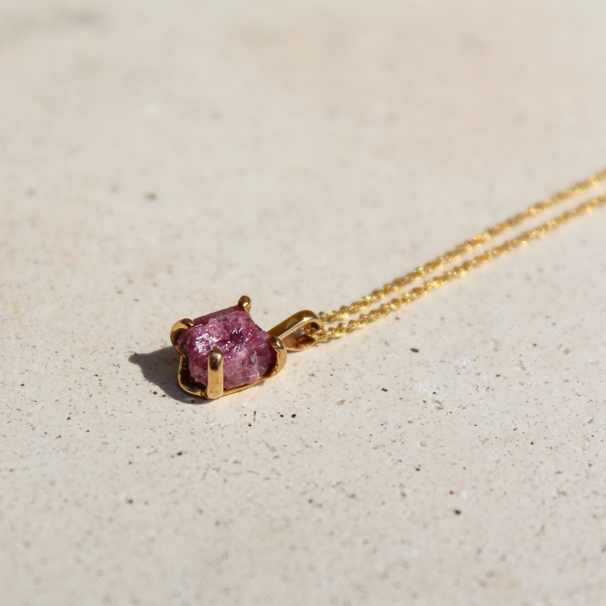 LITTLE CHARM NECKLACE - PINK TOURMALINE (Gold plated)